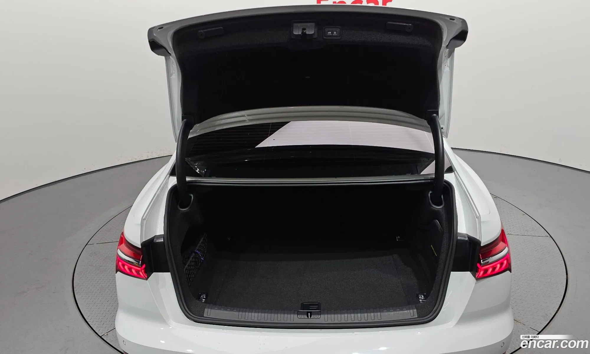 Audi A6 2019 WAUZZZF2XLN006595 — 30