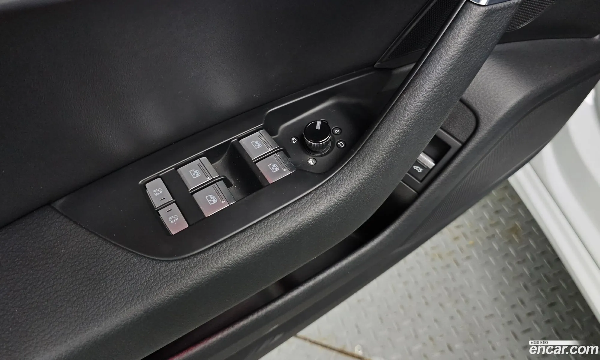Audi A6 2019 WAUZZZF2XLN006595 — 24