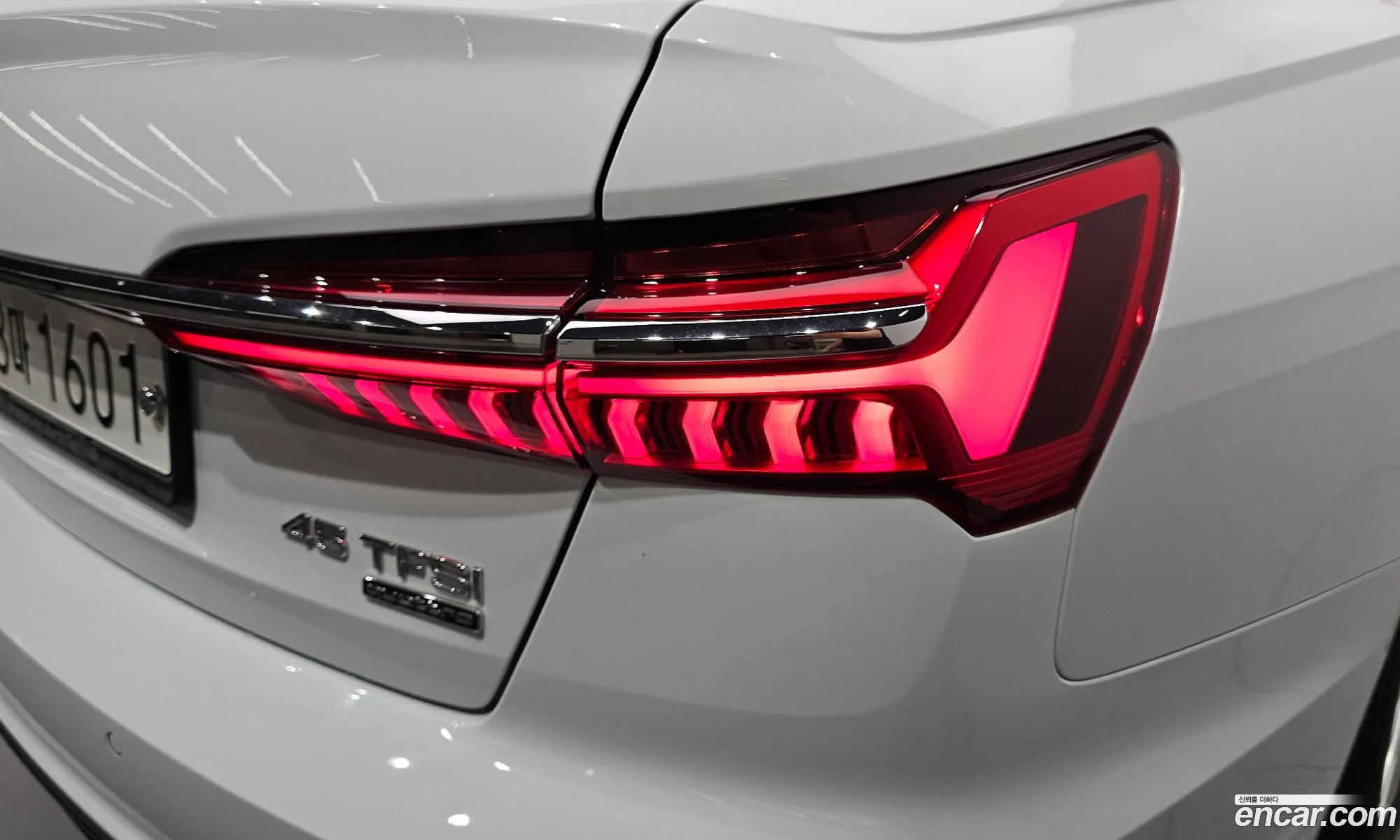 Audi A6 2019 WAUZZZF2XLN006595 — 11