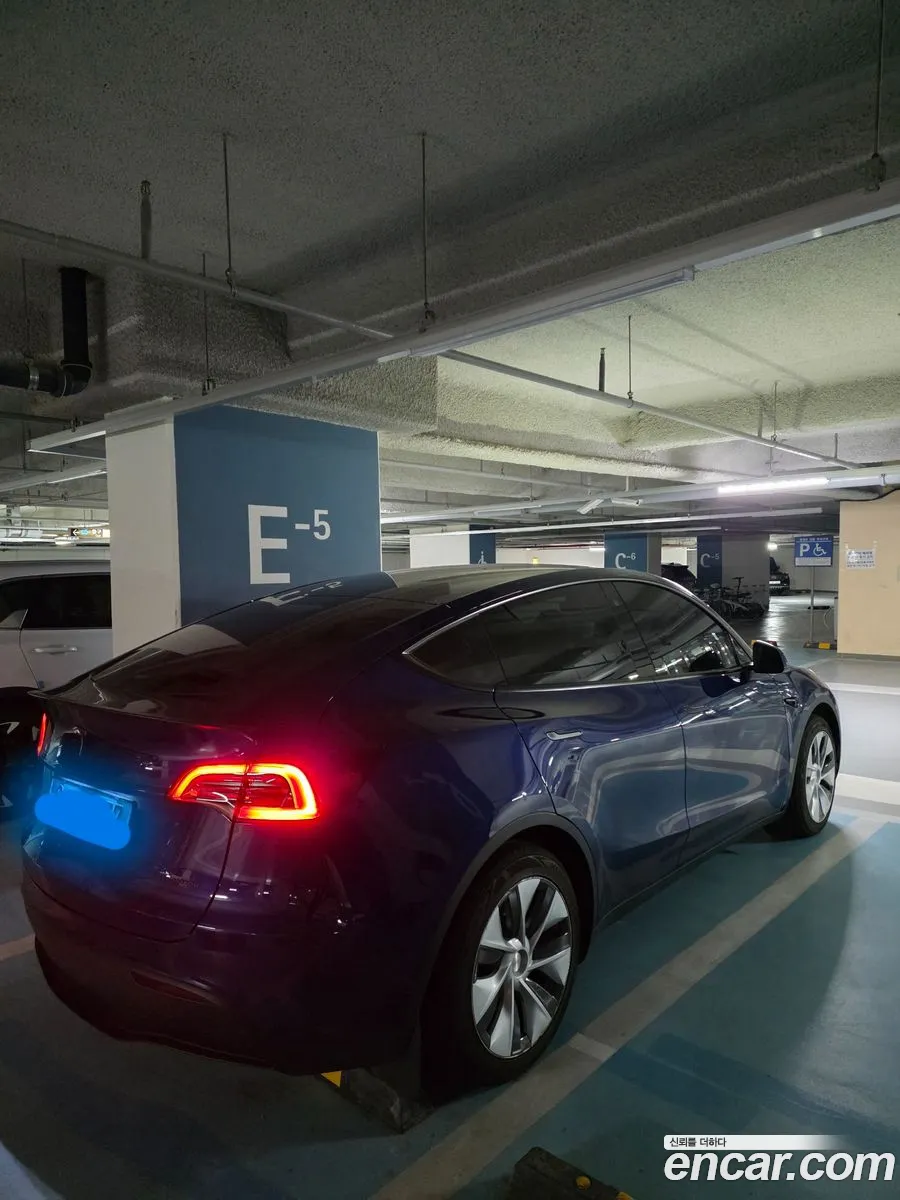 Tesla Model Y 2023 — 6