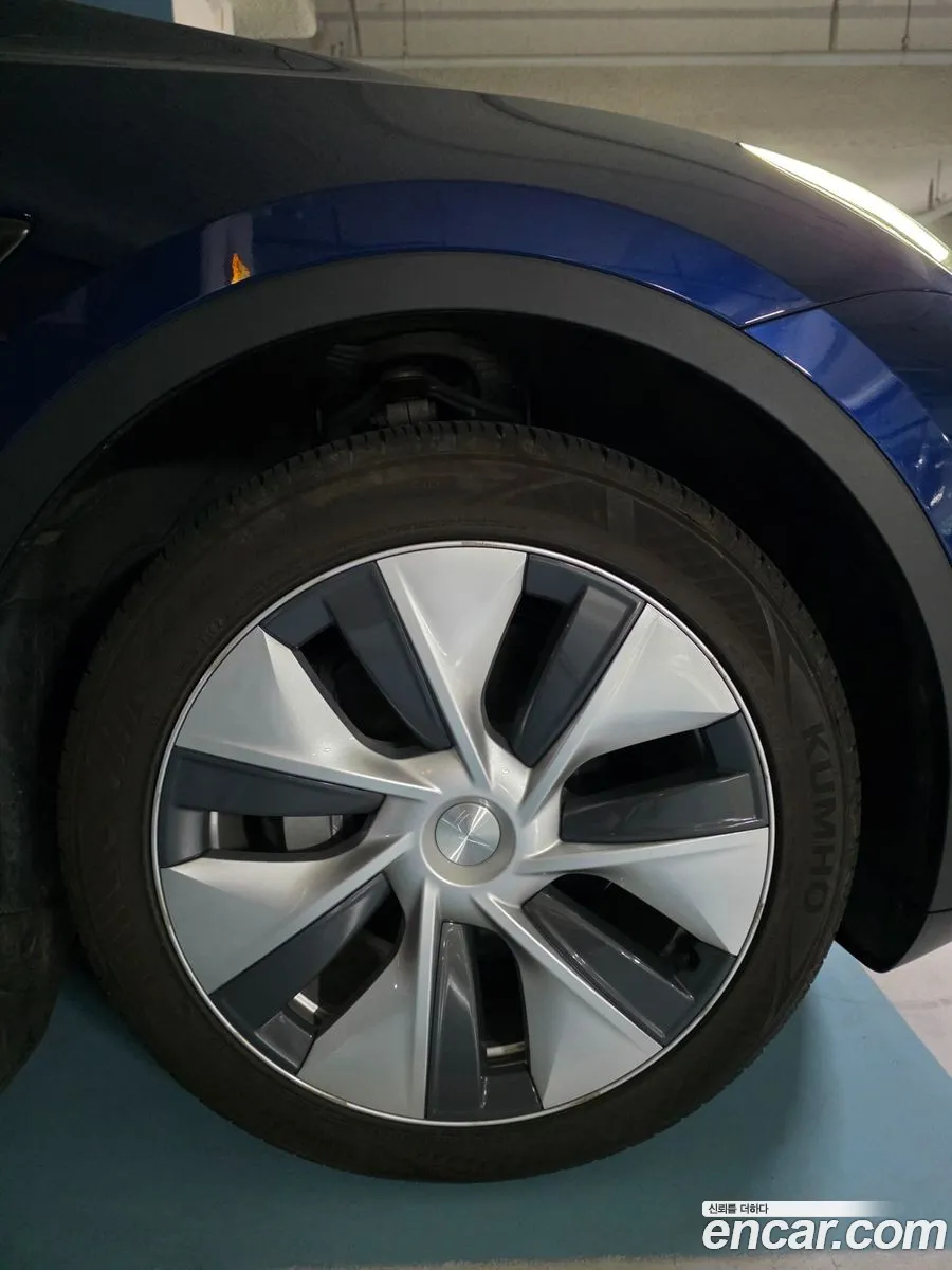Tesla Model Y 2023 — 11