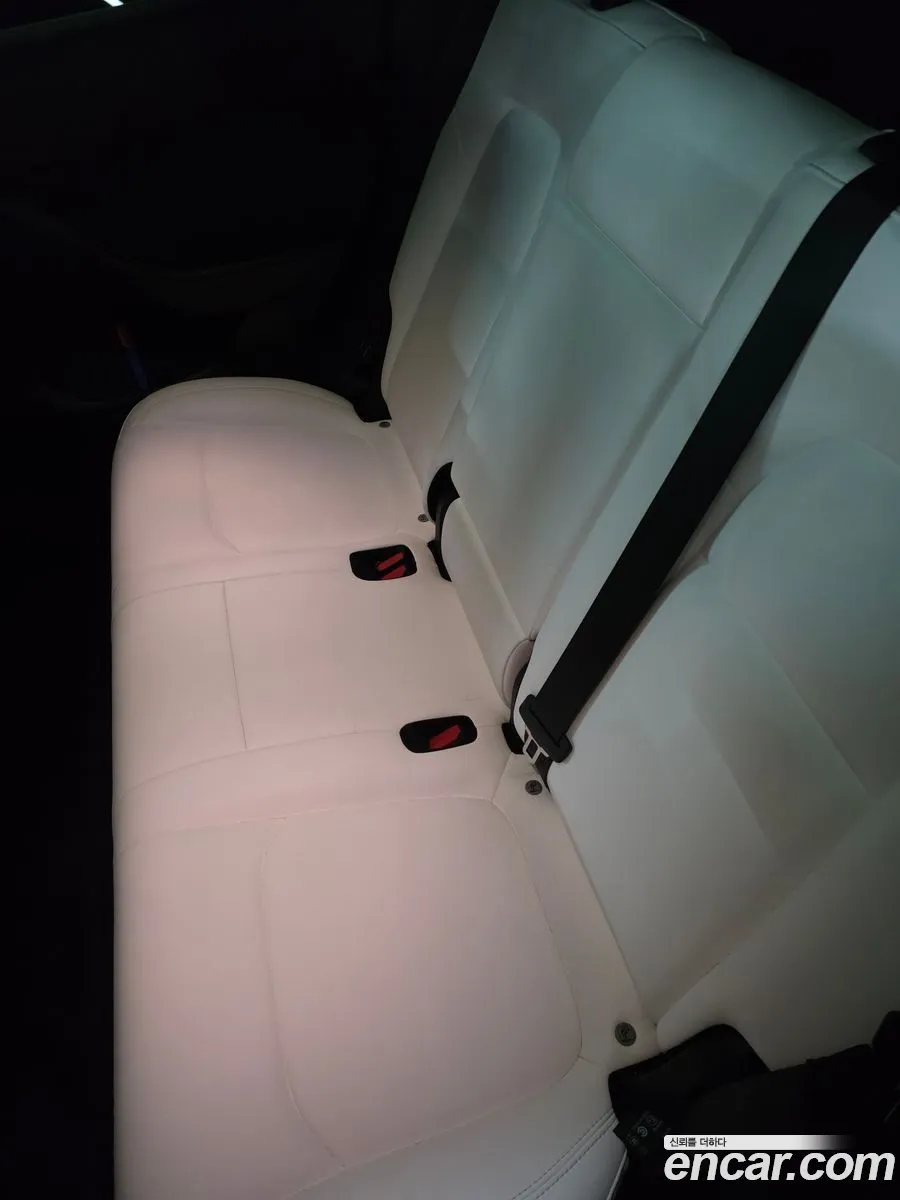 Tesla Model Y 2023 — 5