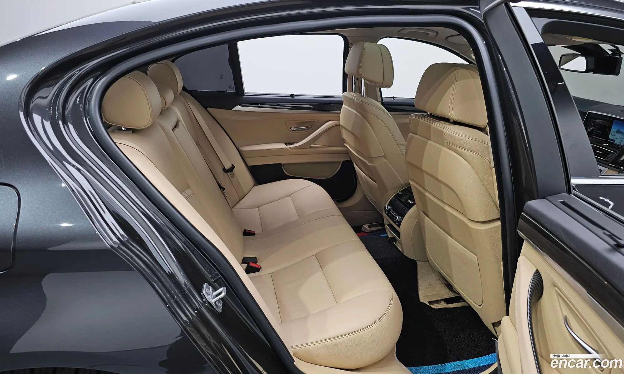 BMW 5 Series 2015 WBA5A5106FG177261 — 2