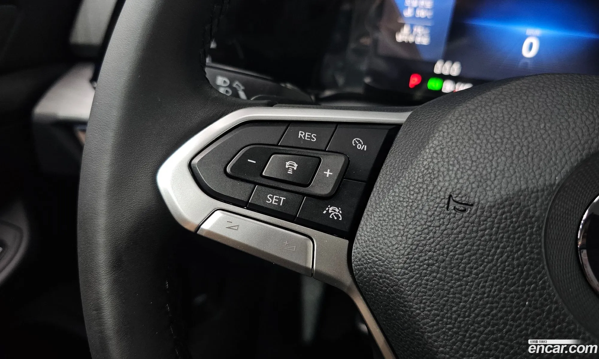 Volkswagen Golf 8th Gen 2022 — 12