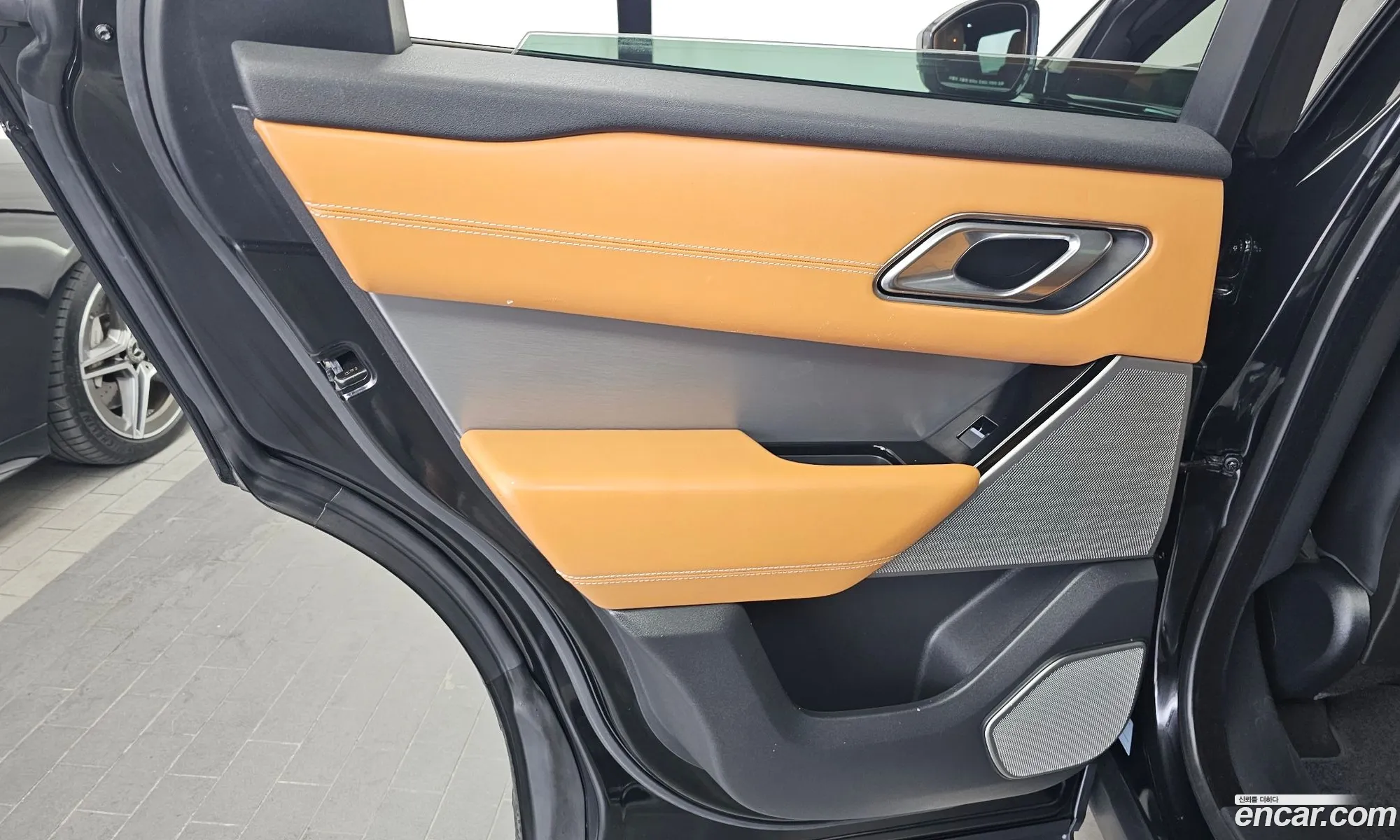 Land Rover Range Rover Velar 2018 — 16