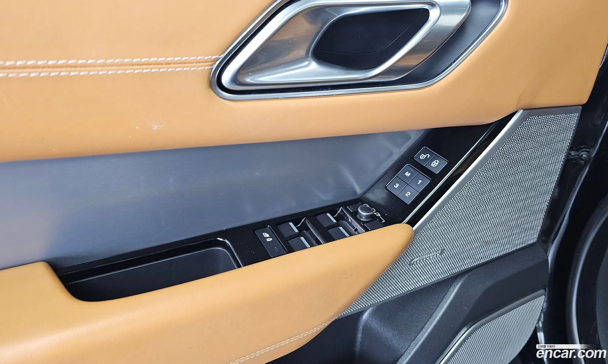 Land Rover Range Rover Velar 2018 — 26