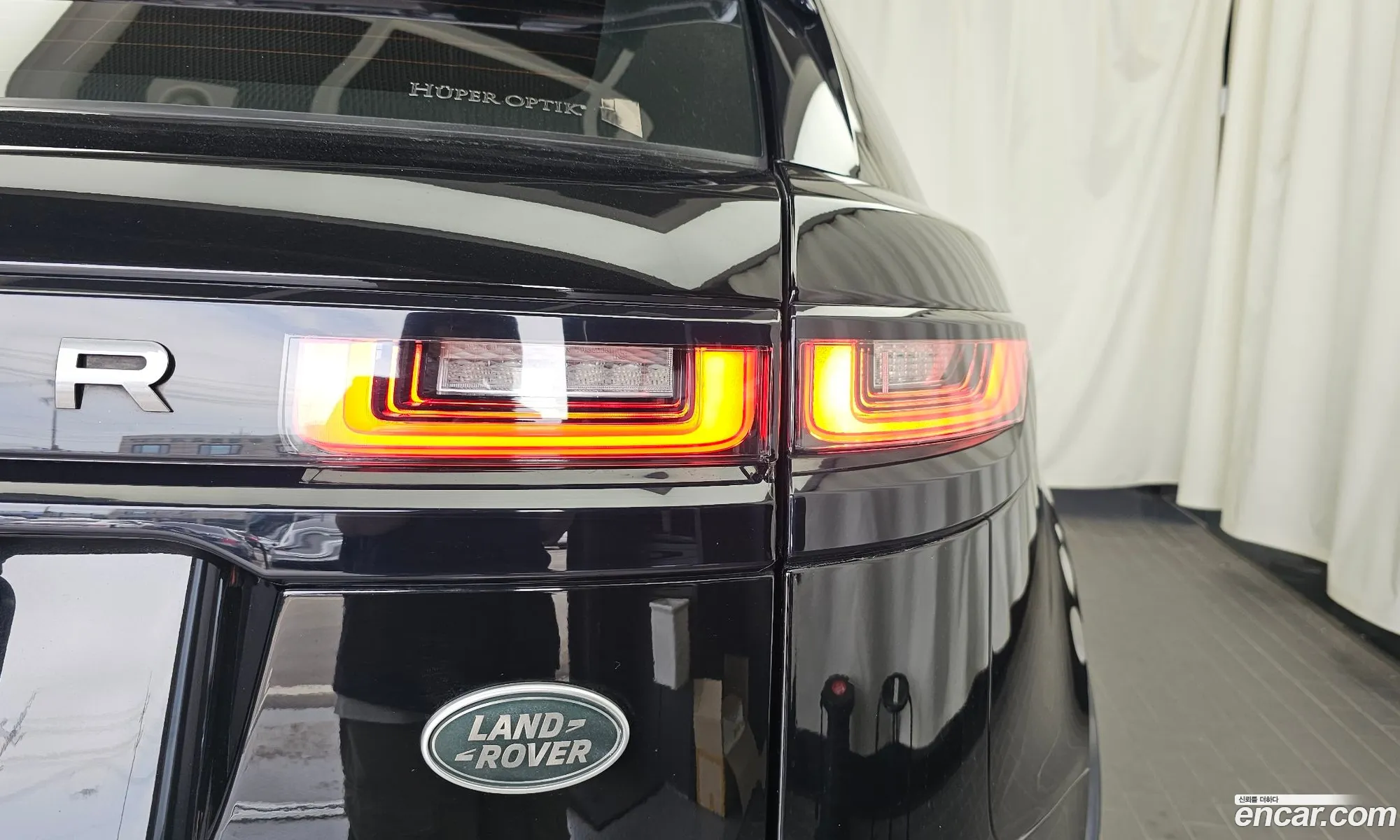 Land Rover Range Rover Velar 2018 — 11