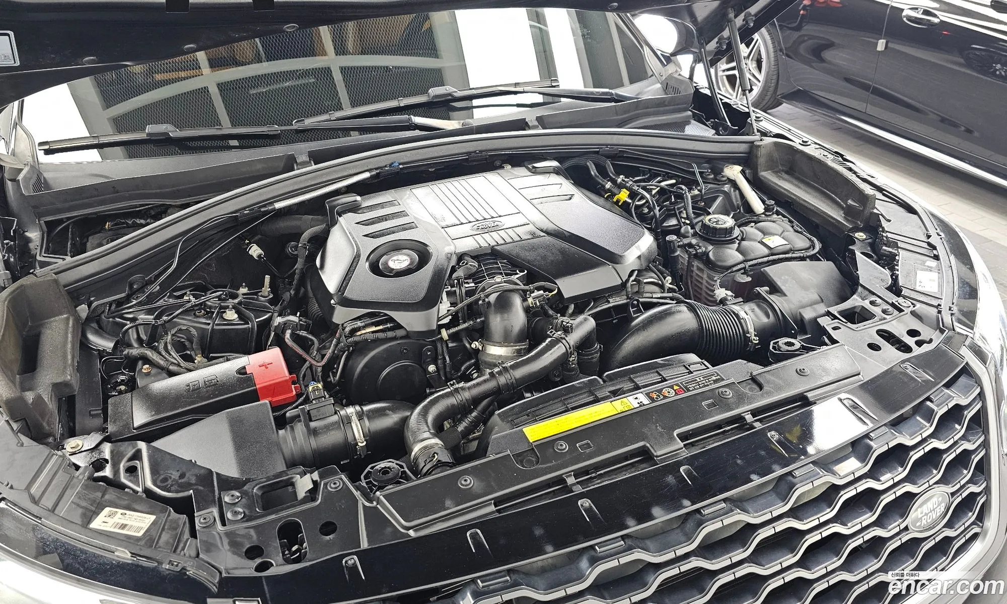 Land Rover Range Rover Velar 2018 — 24