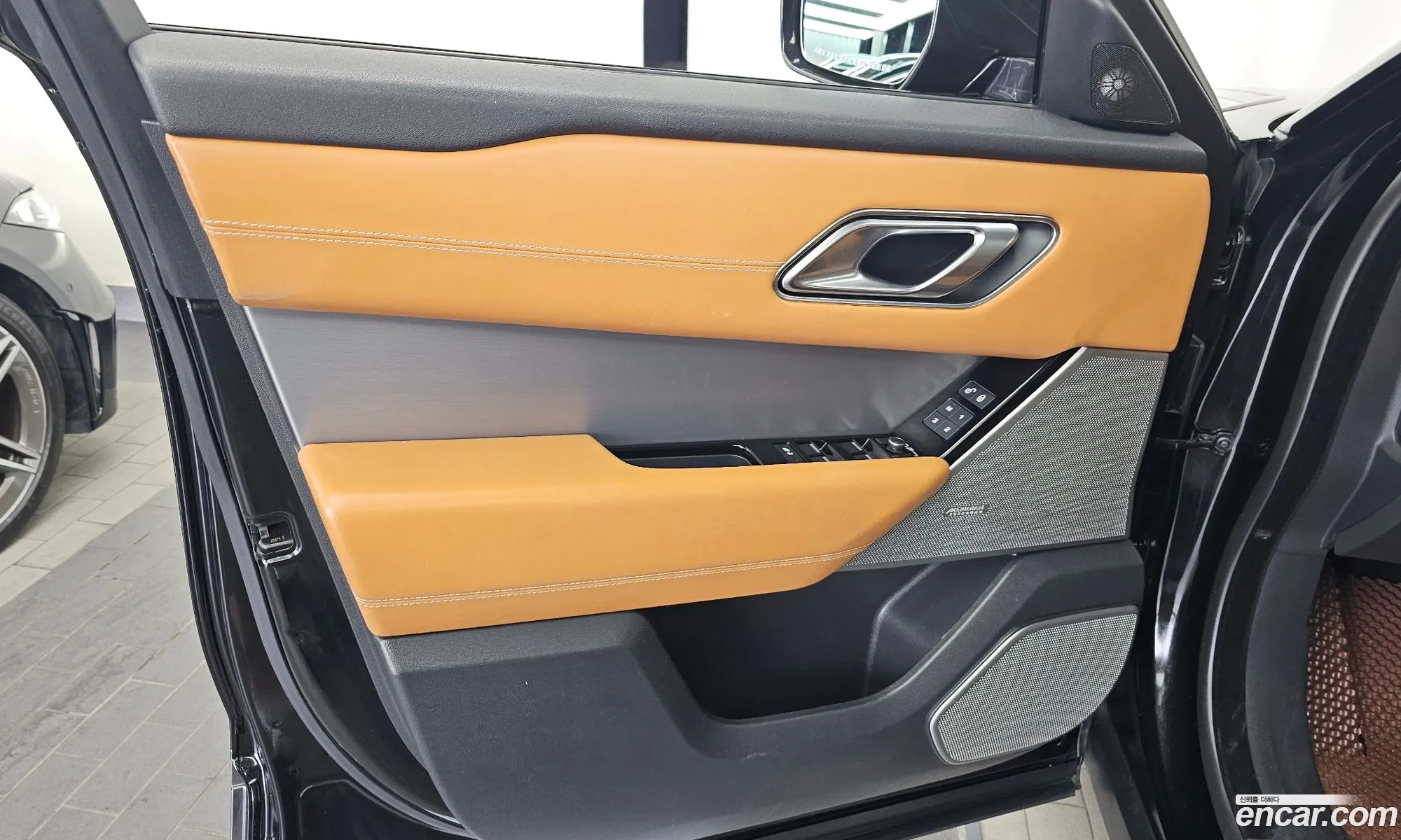 Land Rover Range Rover Velar 2018 — 5