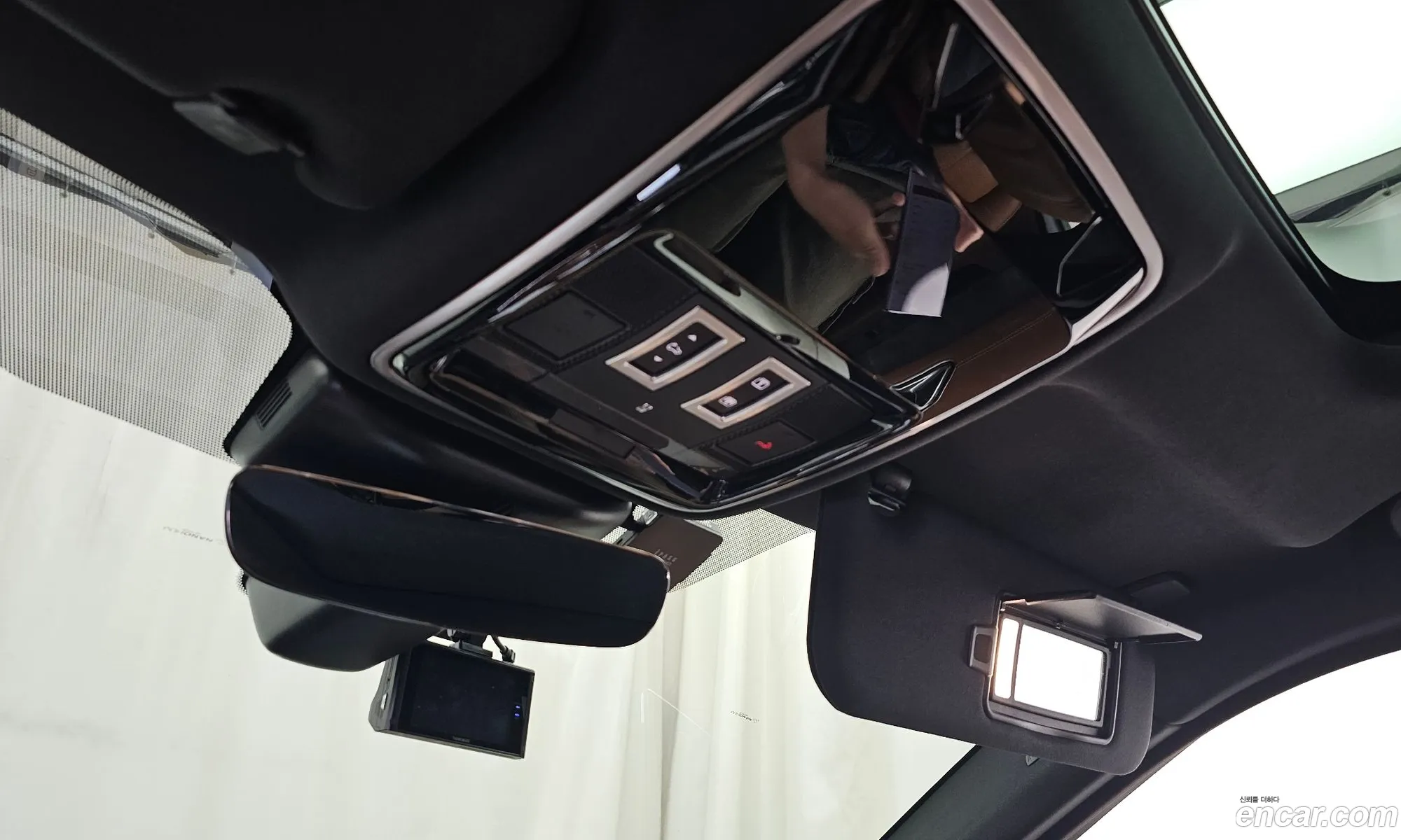 Land Rover Range Rover Velar 2018 — 10