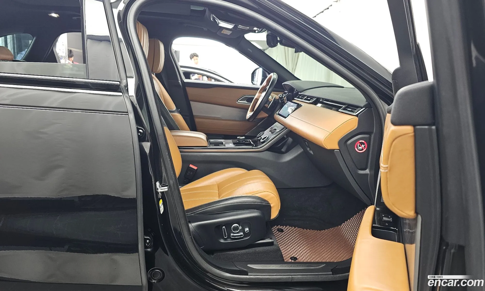 Land Rover Range Rover Velar 2018 — 25