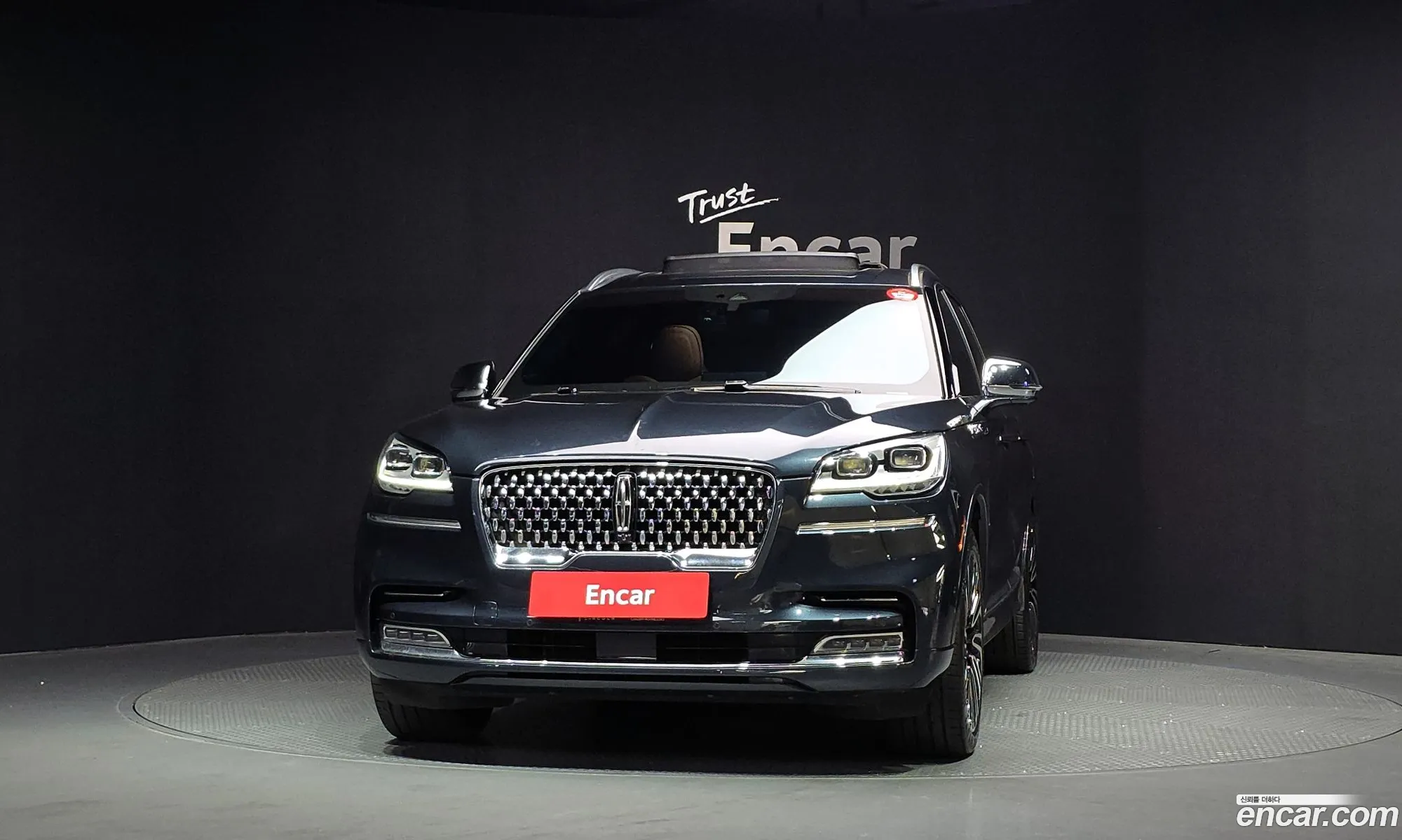 Lincoln Aviator 2020 5LM5J9XC9LGL12443 — 13