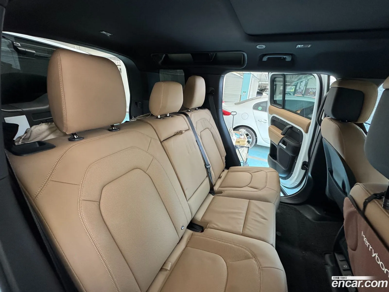 Land Rover Defender 2025 — 4