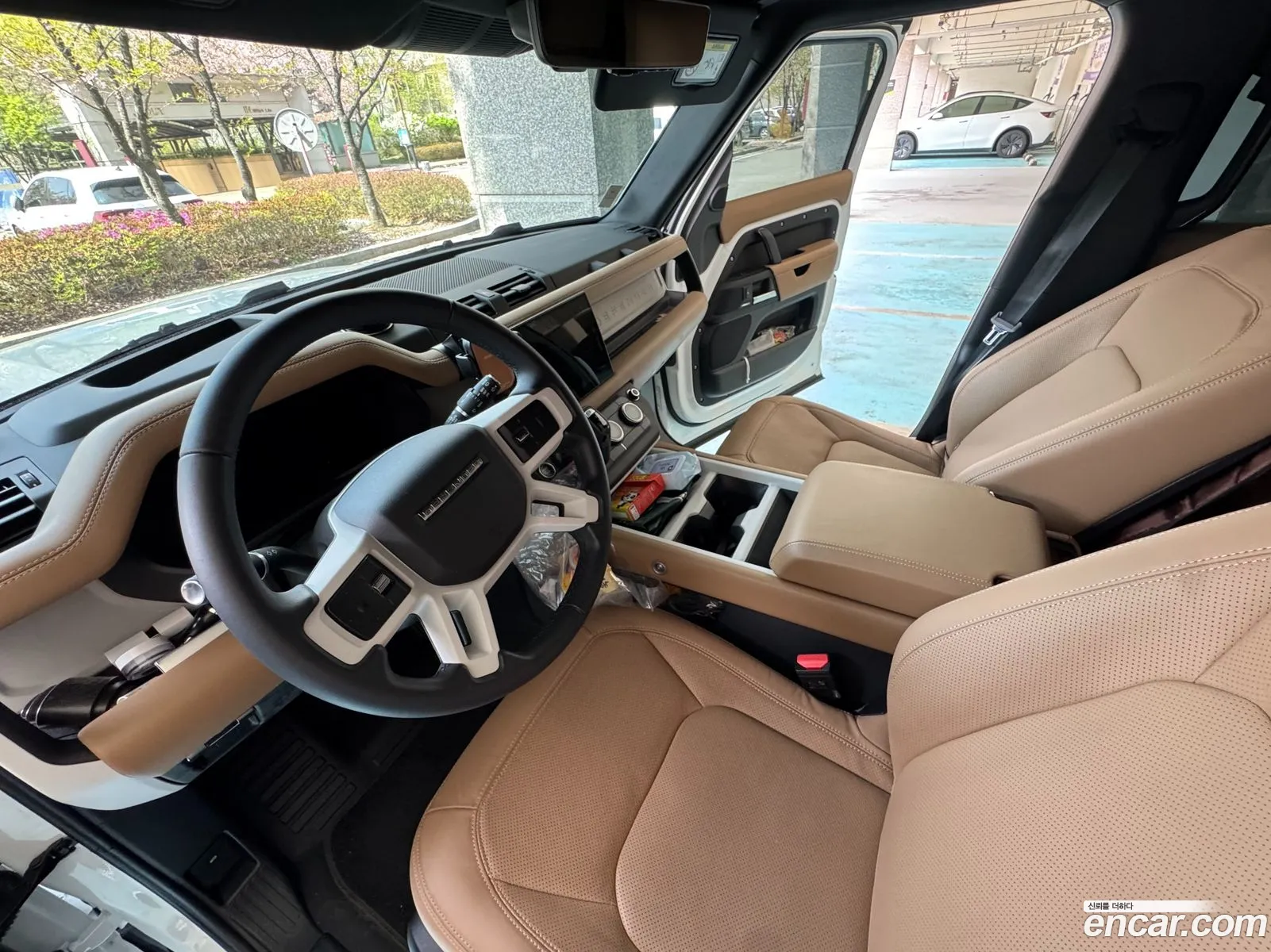 Land Rover Defender 2025 — 17
