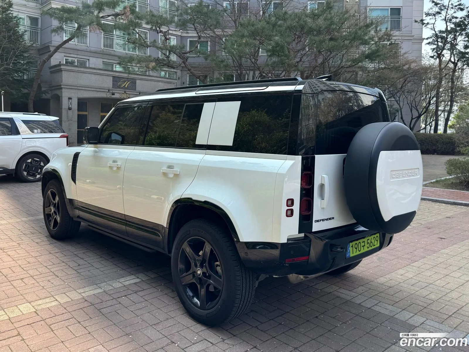 Land Rover Defender 2025 — 19