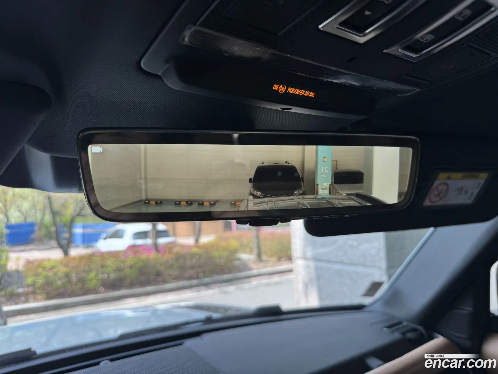 Land Rover Defender 2025 — 18
