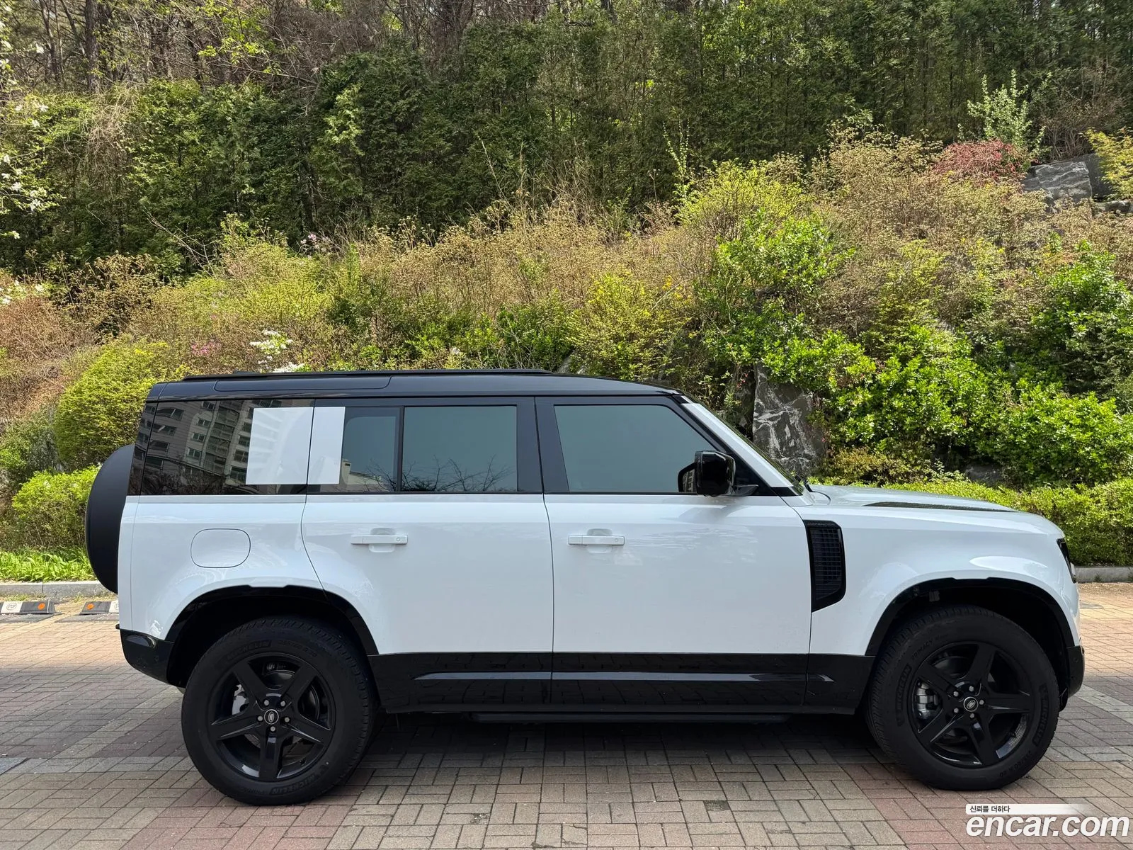 Land Rover Defender 2025 — 2