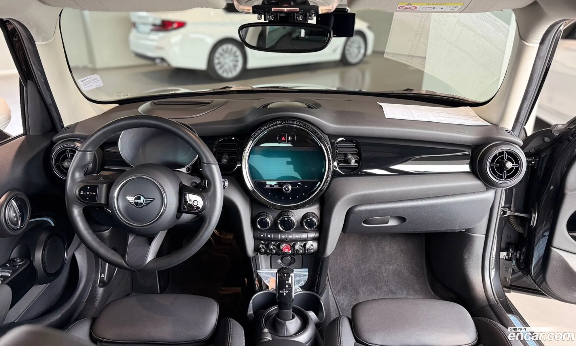 Mini Cooper 2024 — 12