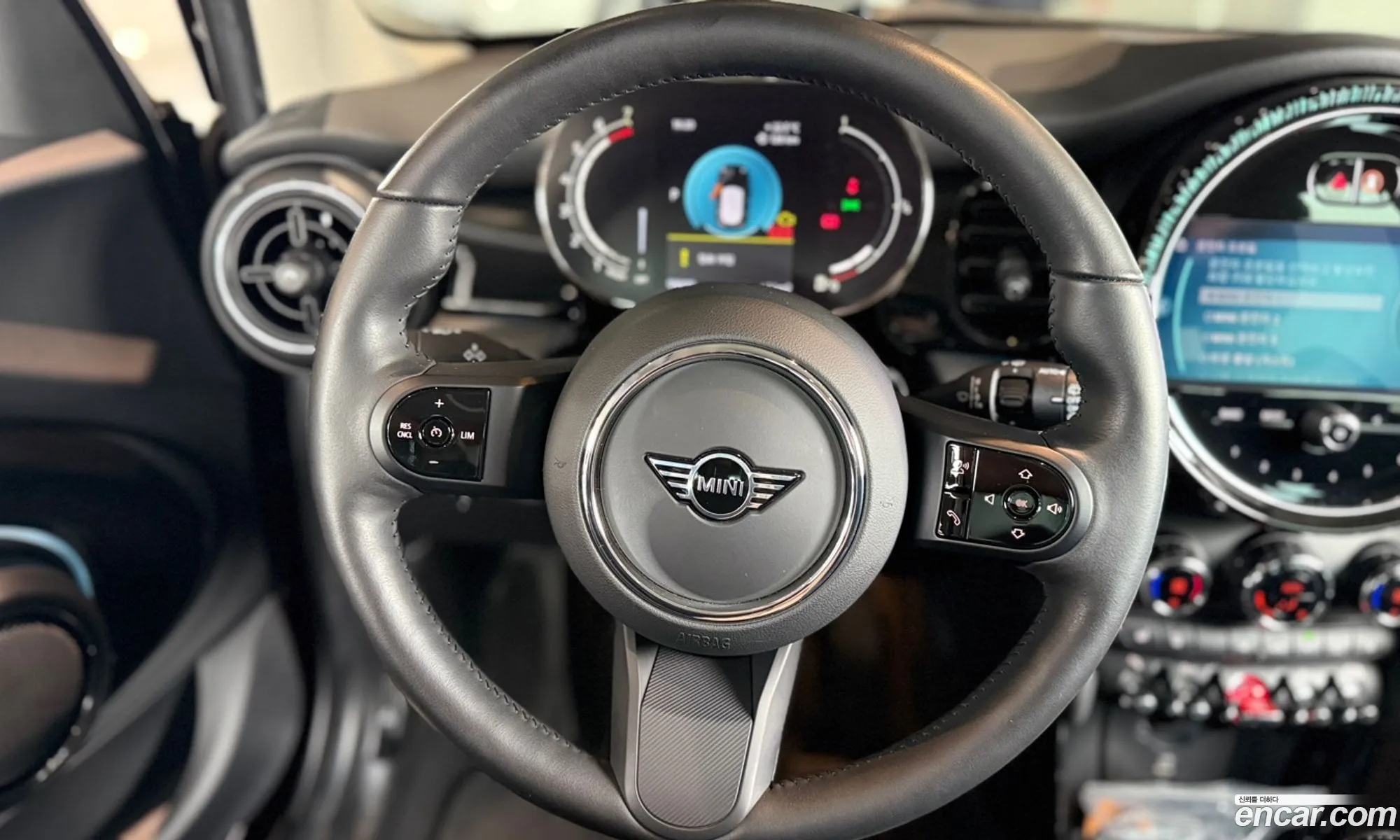 Mini Cooper 2024 — 18