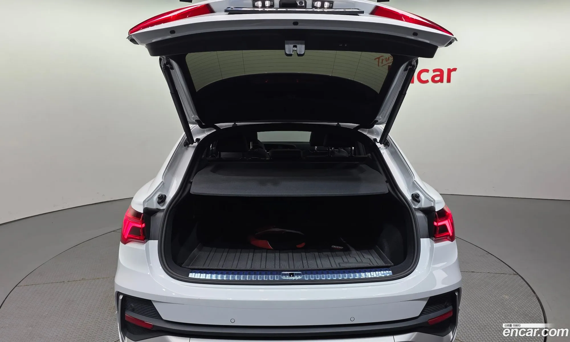 Audi Q3 2023 WAUZZZF3XP1052949 — 22