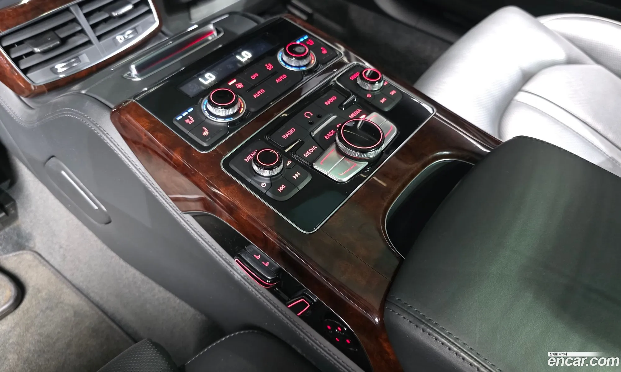 Audi A8 2012 WAUZZZ4H7CN013625 — 5