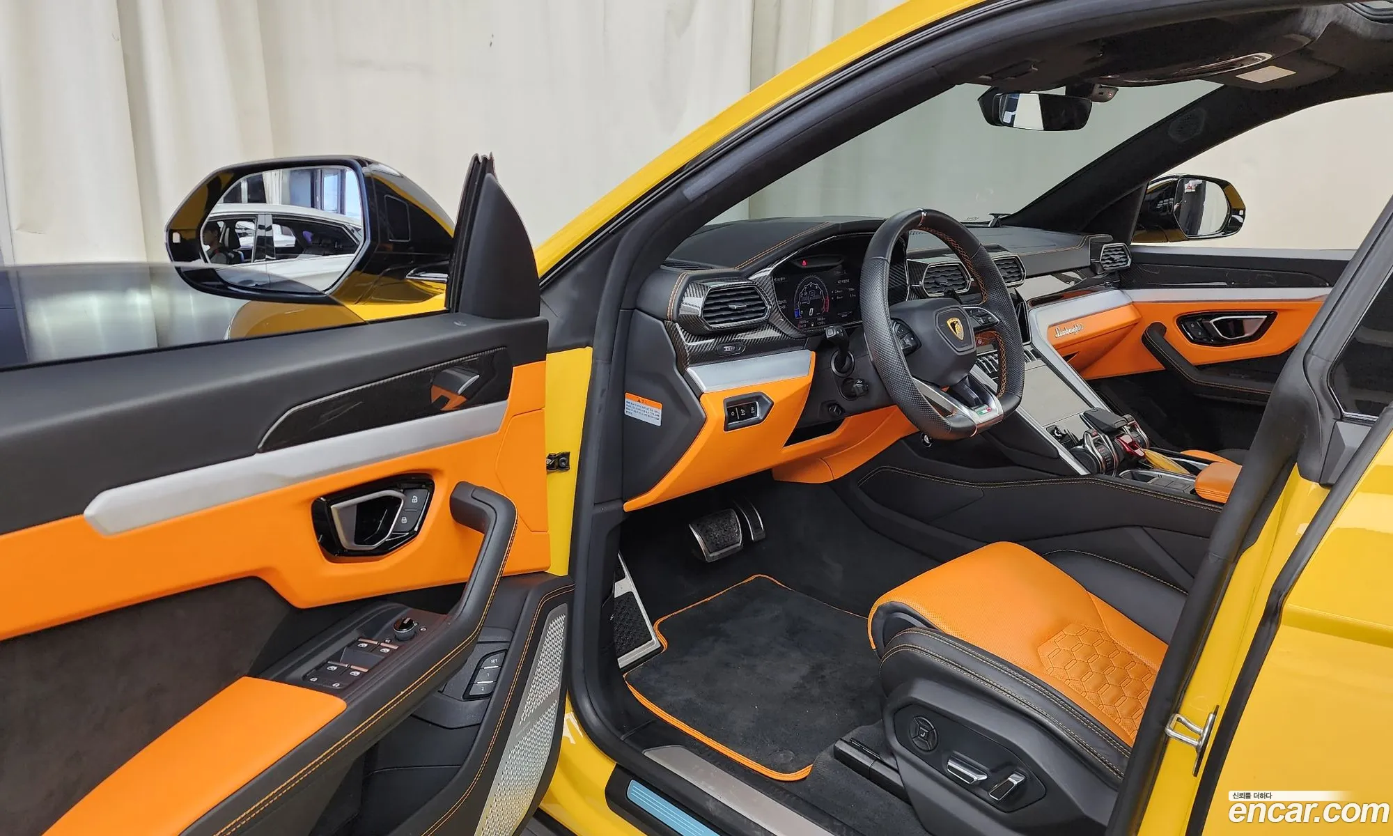Lamborghini Urus 2021 ZPBEA1ZL4MLA13546 — 36