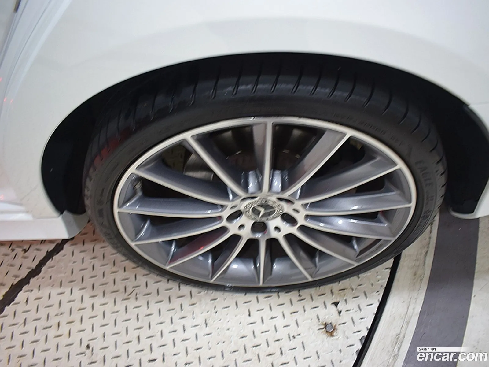 Mercedes-Benz E-Class W213 2022 — 14
