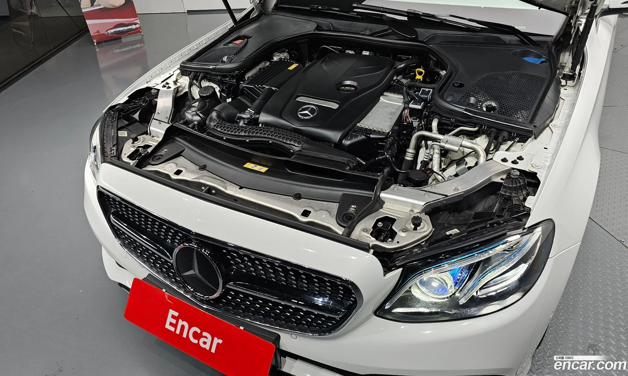 Mercedes-Benz E-Class W213 2017 WDDZF4KB9HA249856 — 9