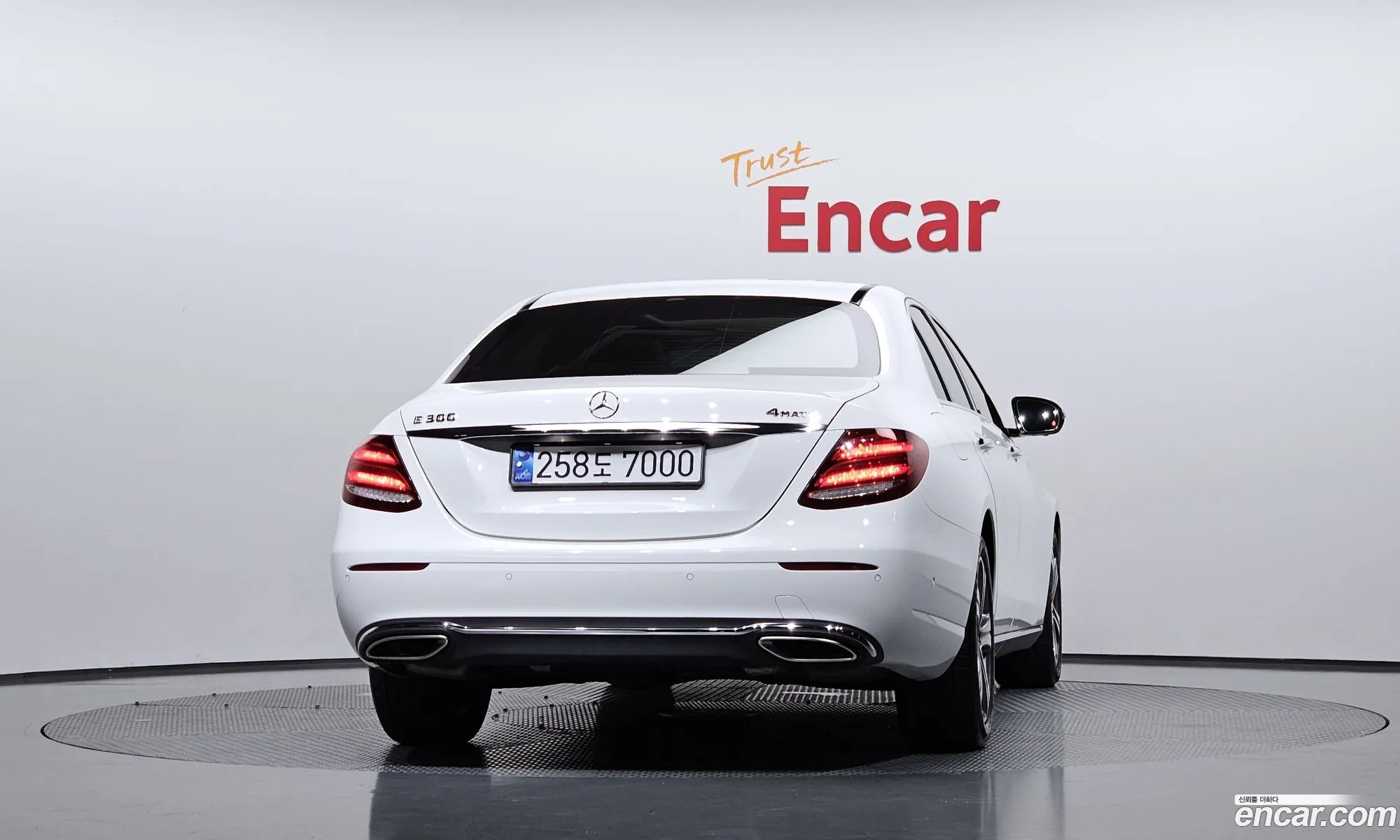 Mercedes-Benz E-Class W213 2017 WDDZF4KB9HA249856 — 12
