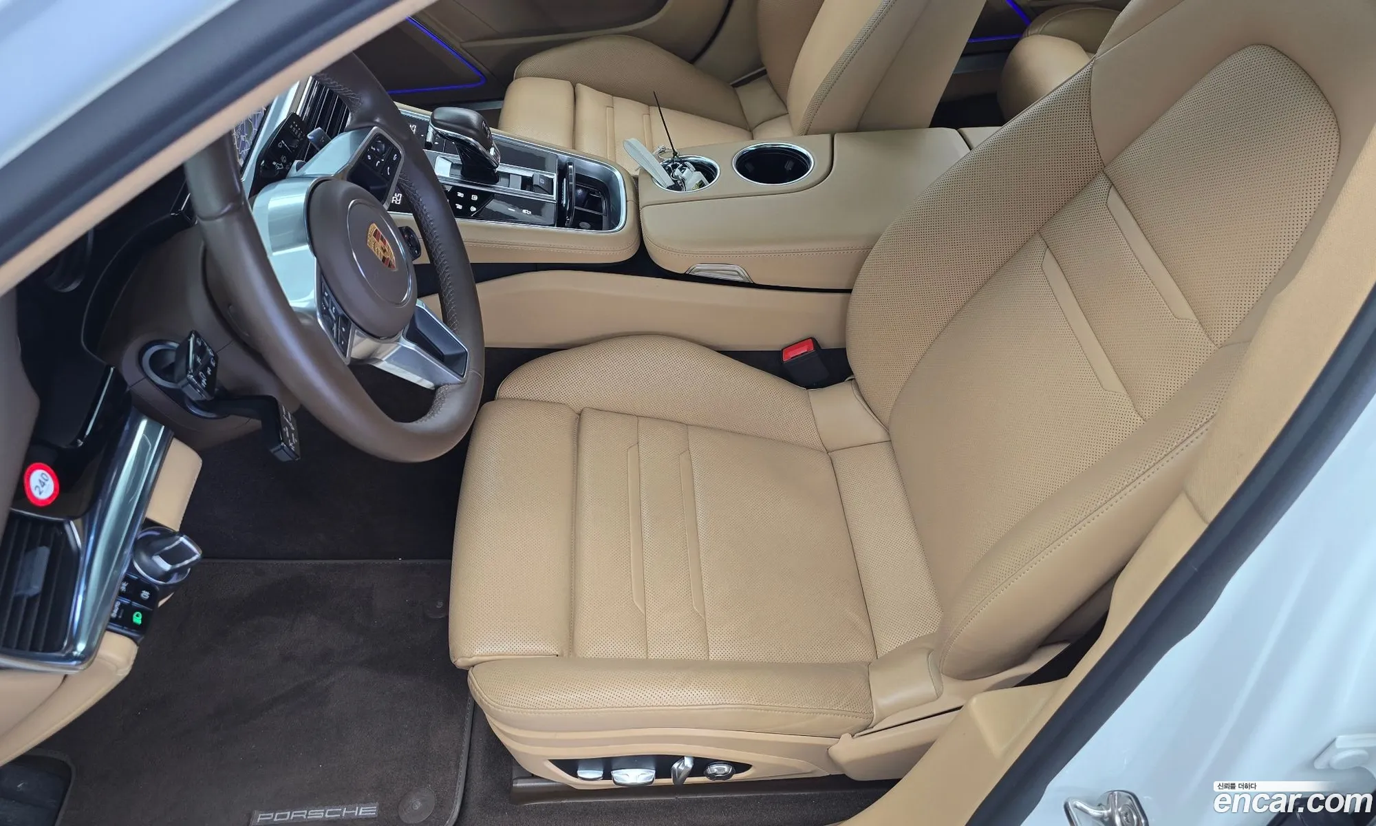Porsche Panamera 2018 — 23