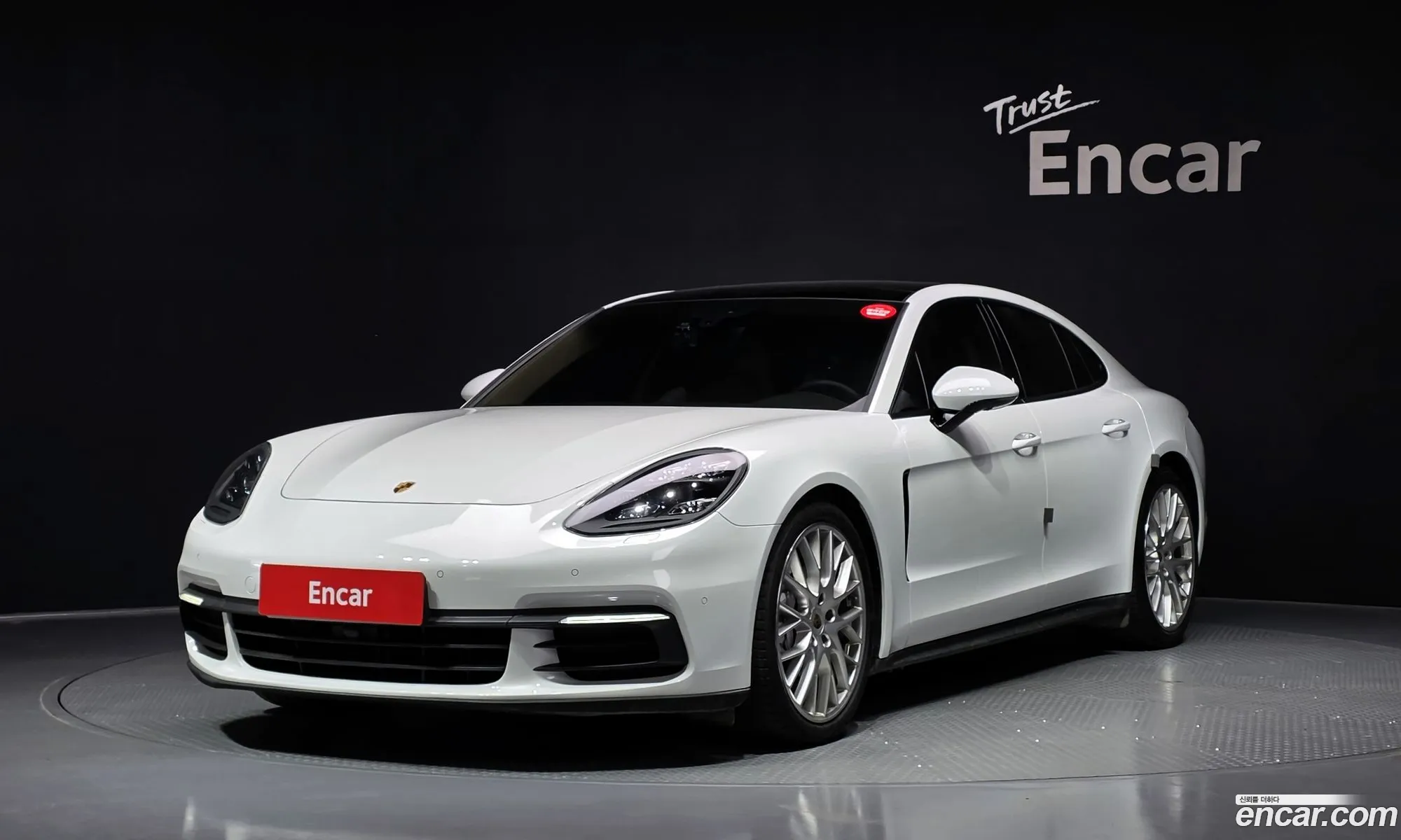 Porsche Panamera 2018 — 12