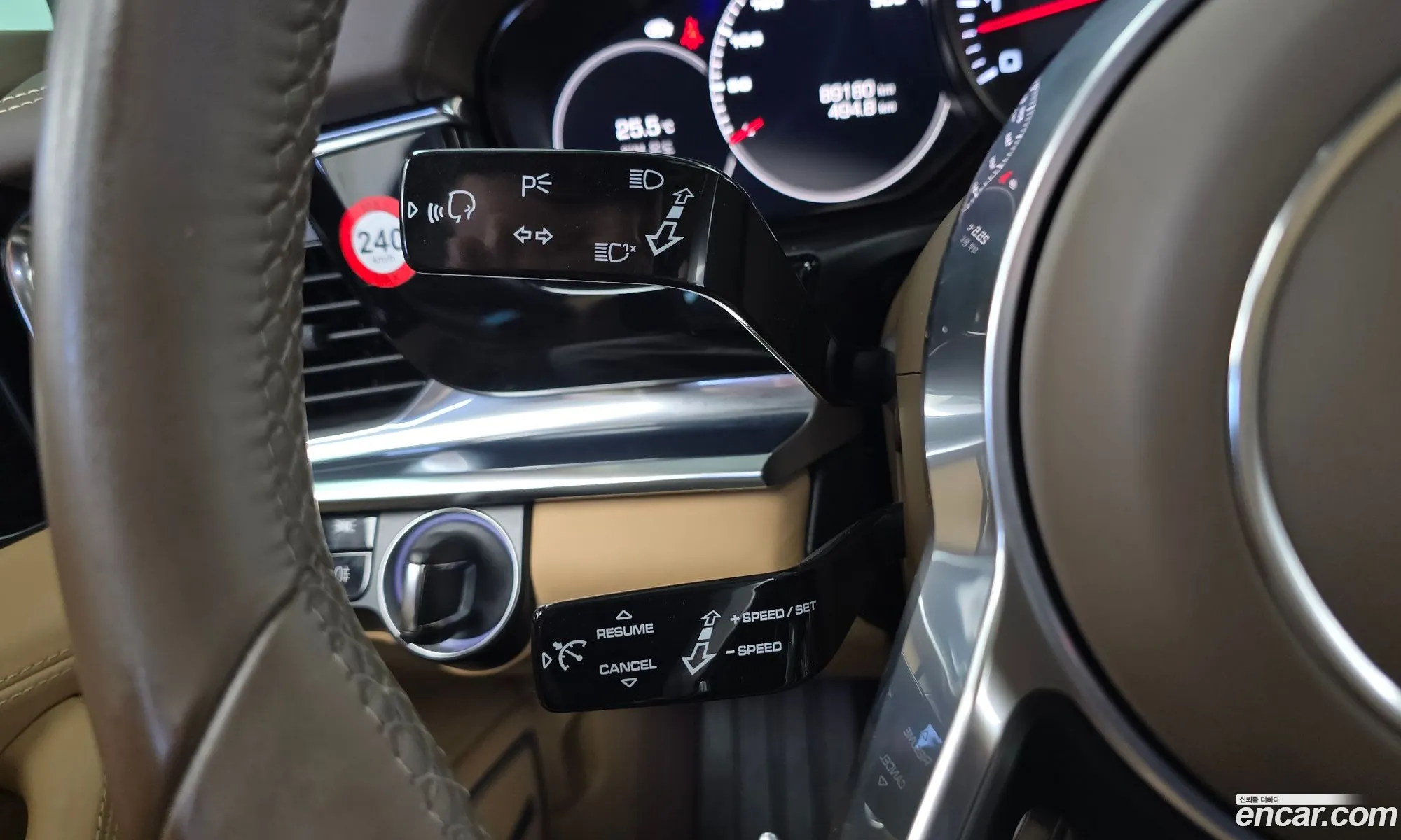 Porsche Panamera 2018 — 24
