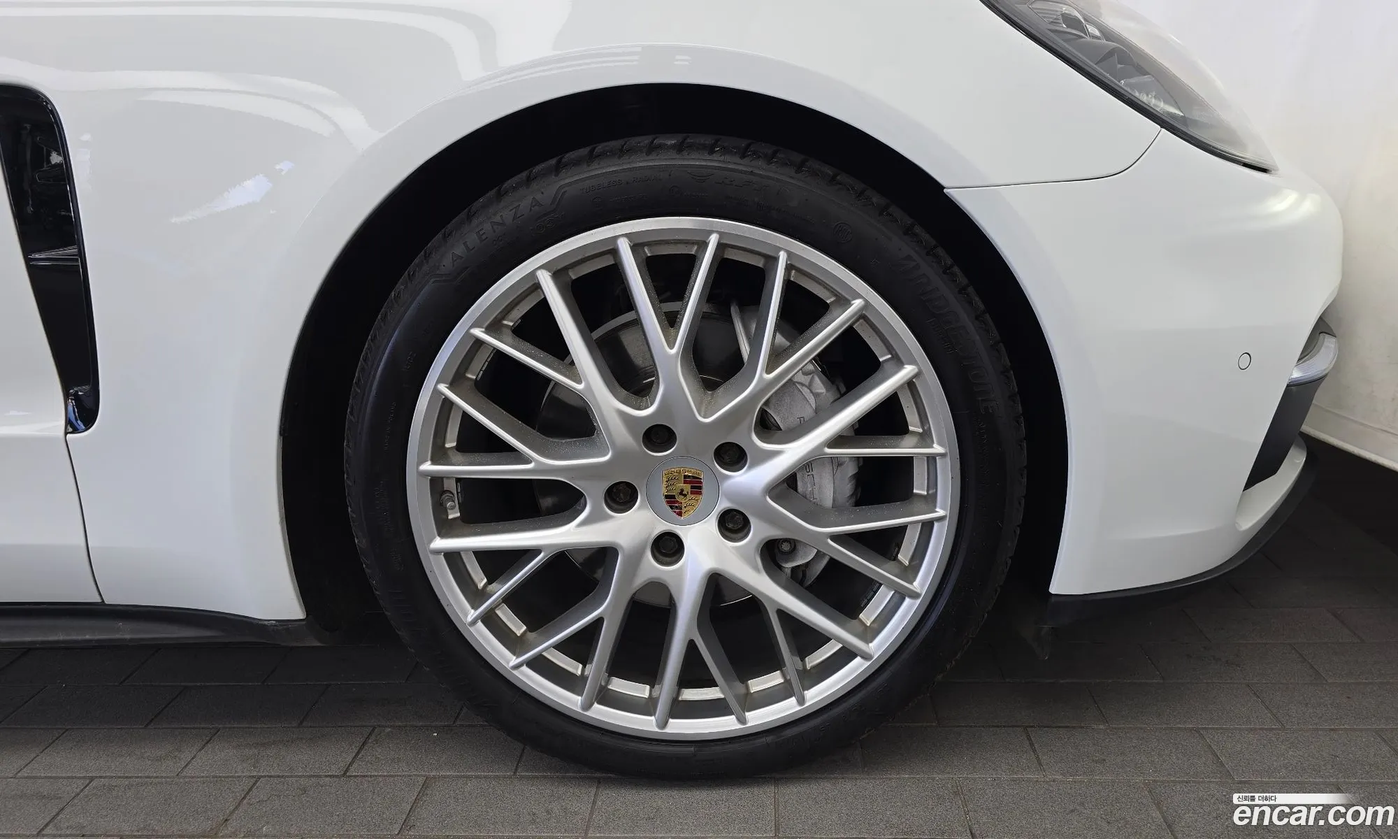 Porsche Panamera 2018 — 2