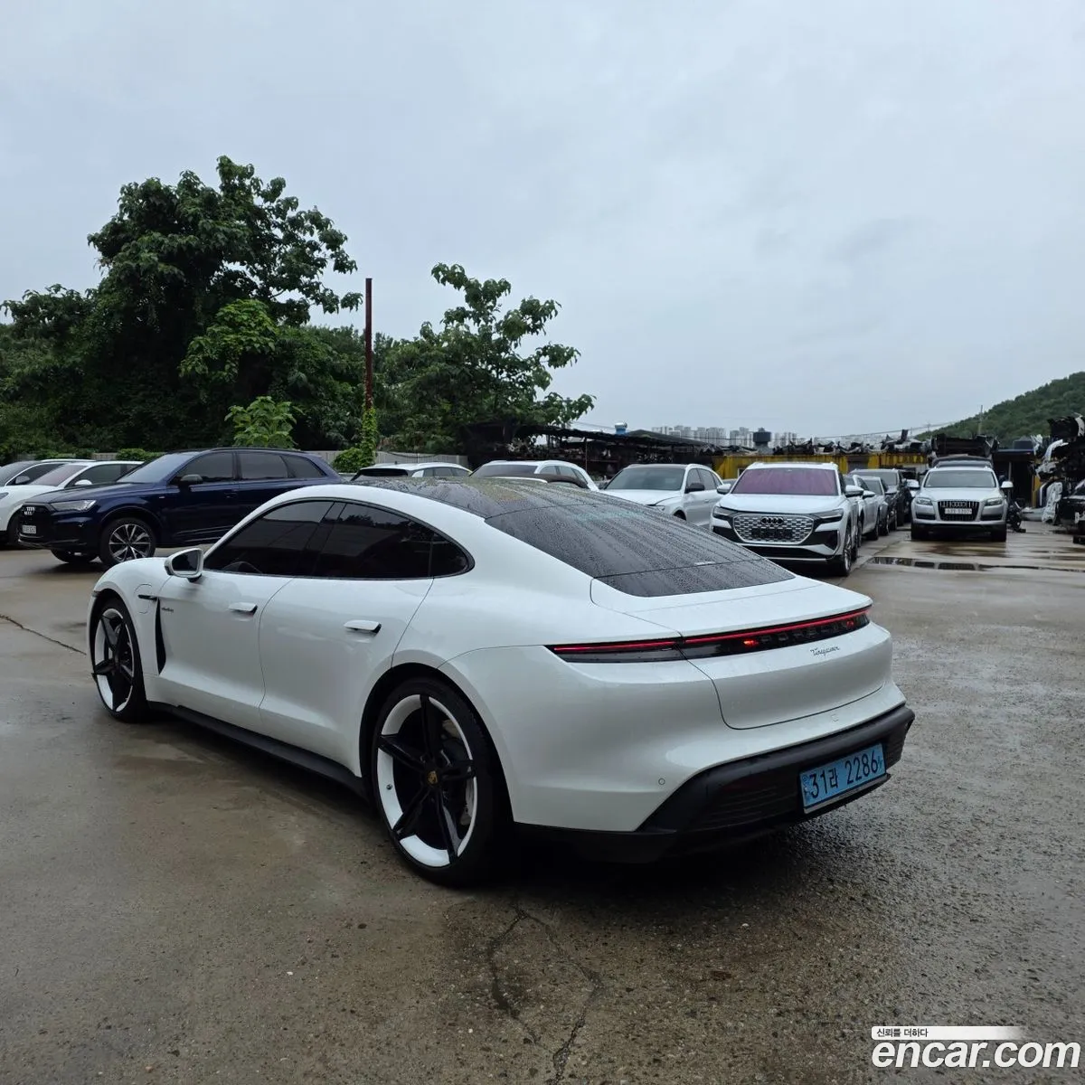 Porsche Taycan 2022 — 13