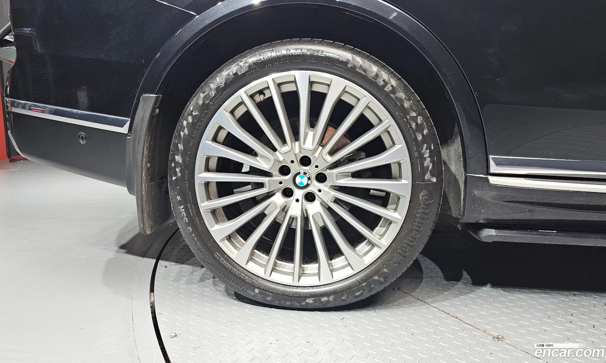 BMW X7 2020 WBACW8108L9D69617 — 17