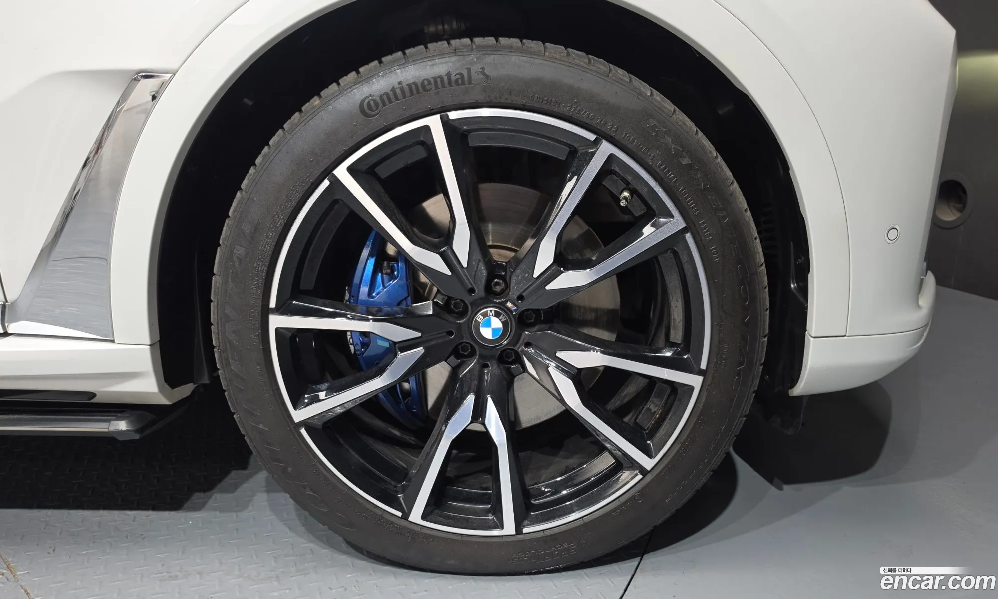 BMW X7 2020 WBACW8106L9D05107 — 5