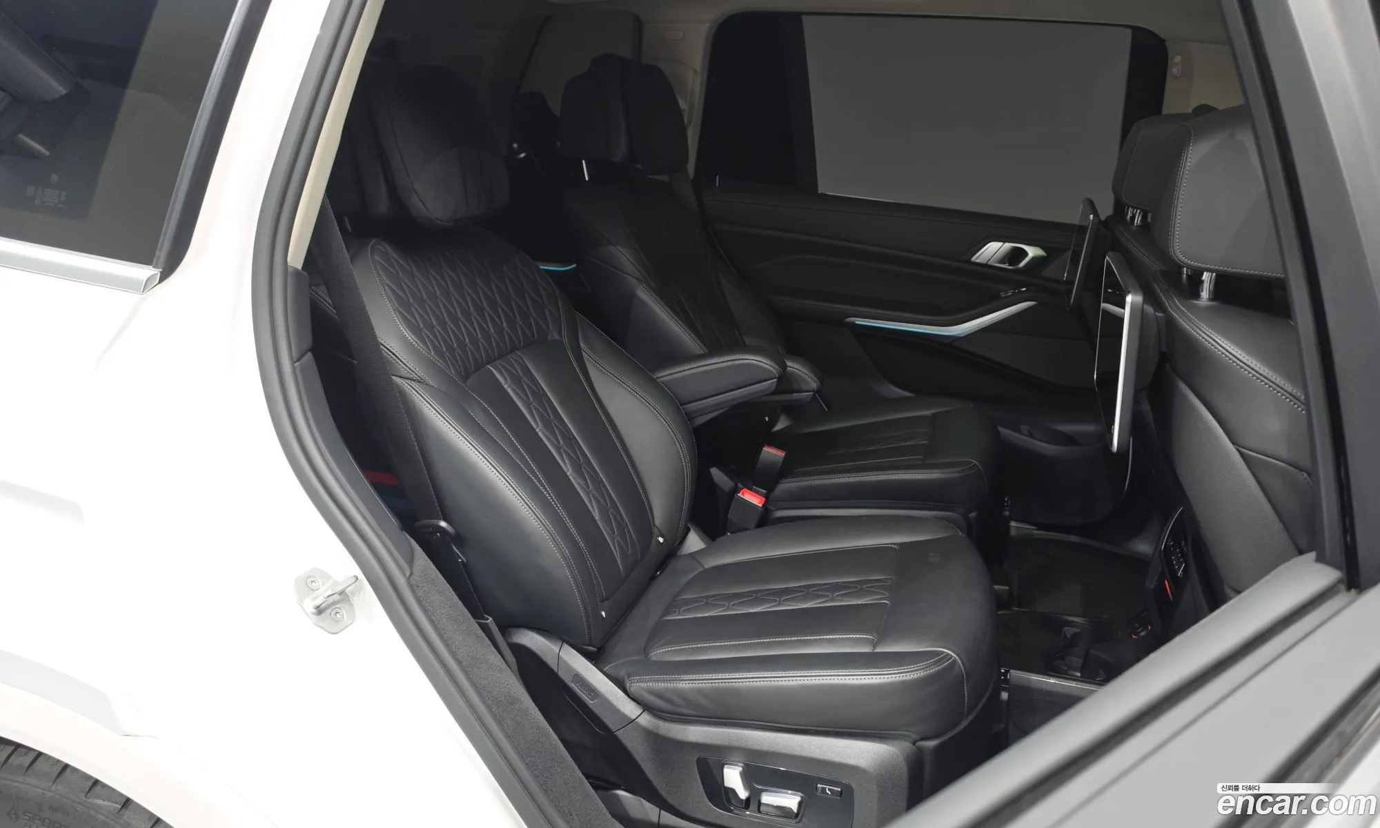 BMW X7 2020 WBACW8106L9D05107 — 34