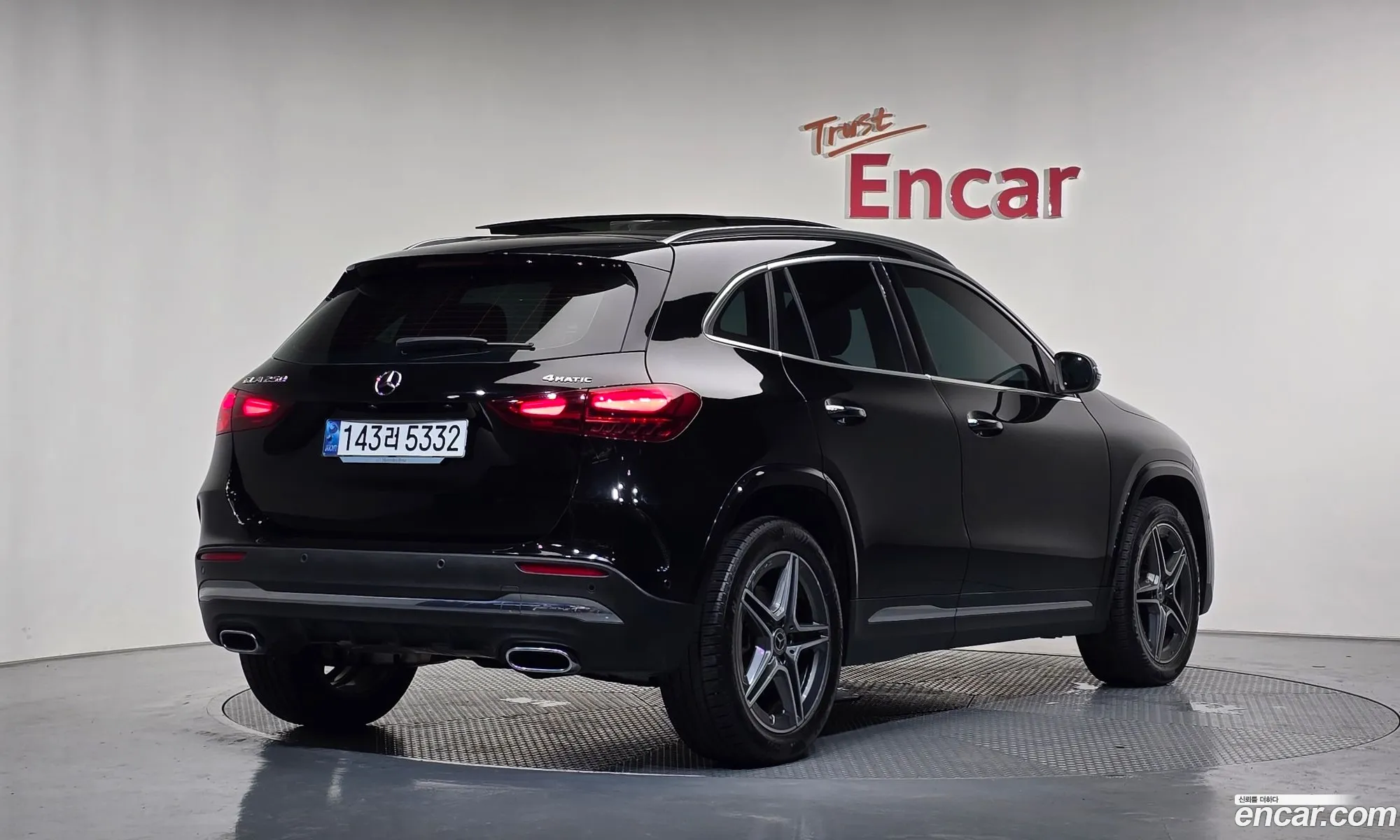 Mercedes-Benz GLA-Class H247 2024 — 26