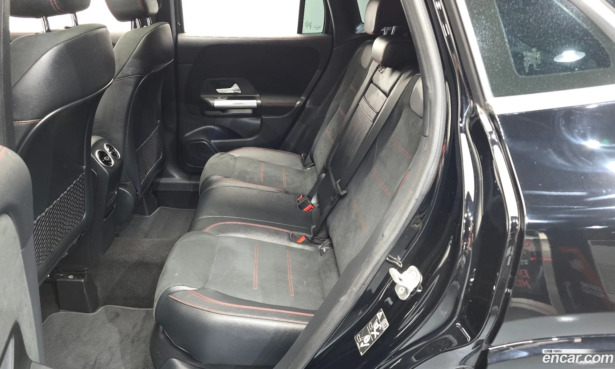 Mercedes-Benz GLA-Class H247 2024 — 29