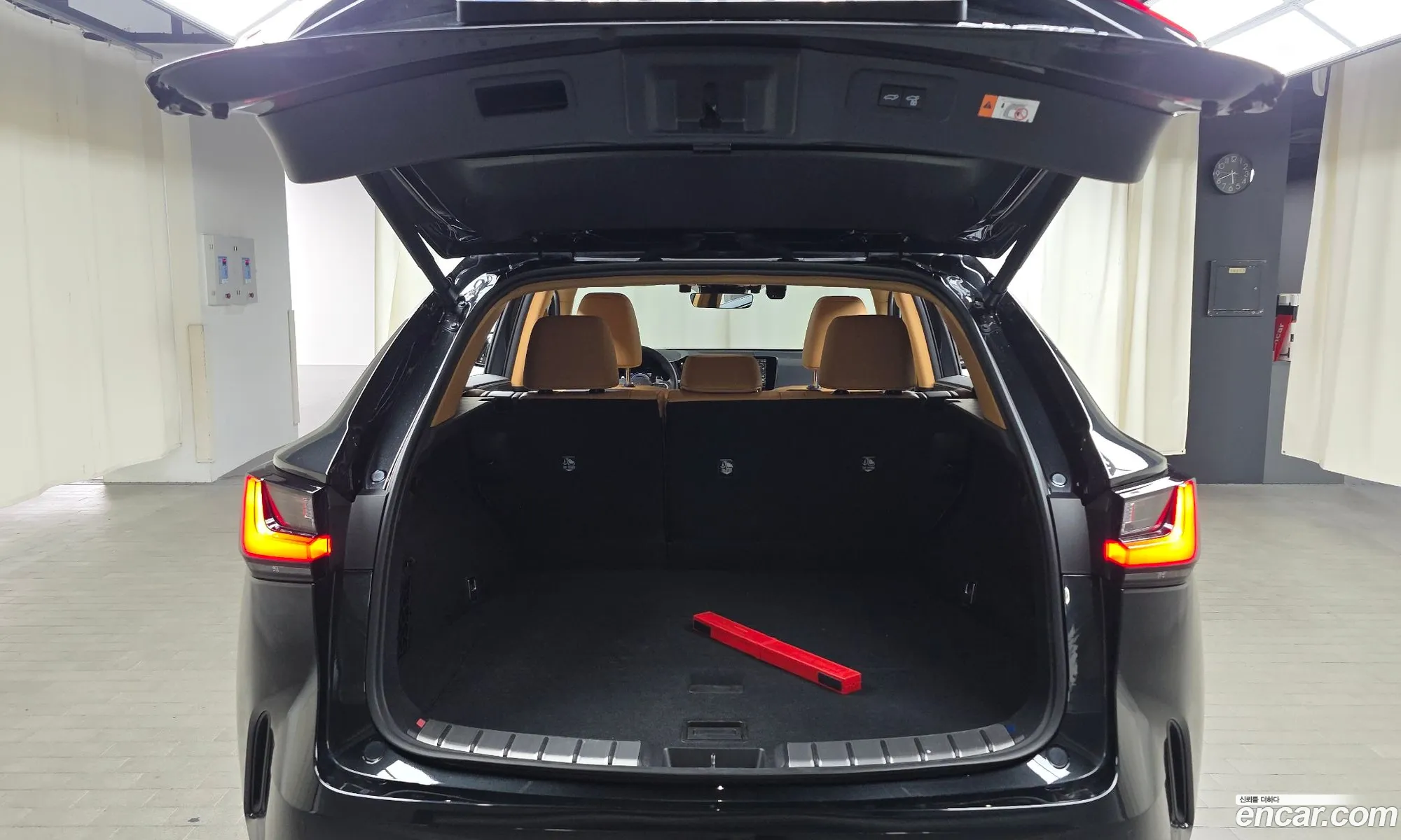 Lexus NX450h+ 2025 — 12