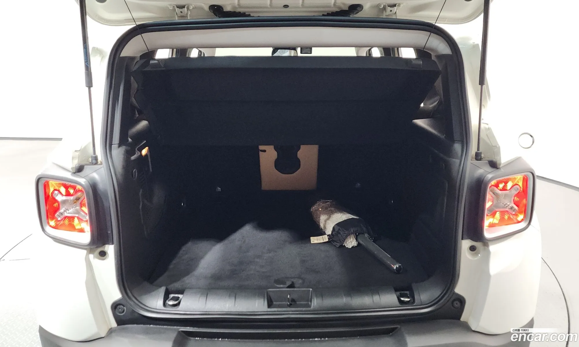 Jeep Renegade 2018 1C4BU0000JPH93429 — 4