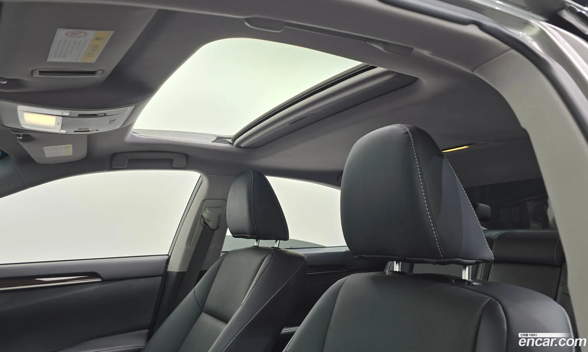 Lexus ES300h 2018 — 9