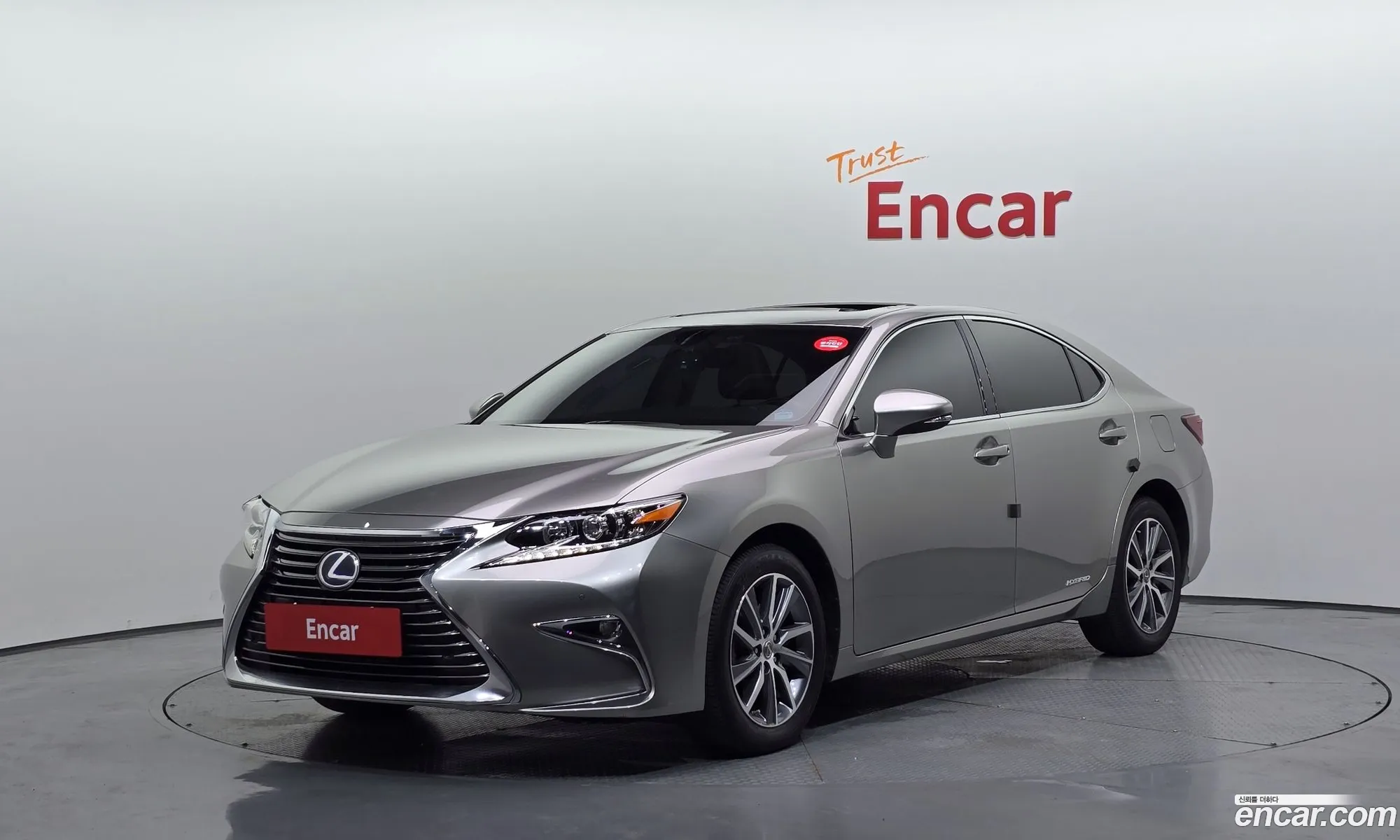 Lexus ES300h 2018 — 18