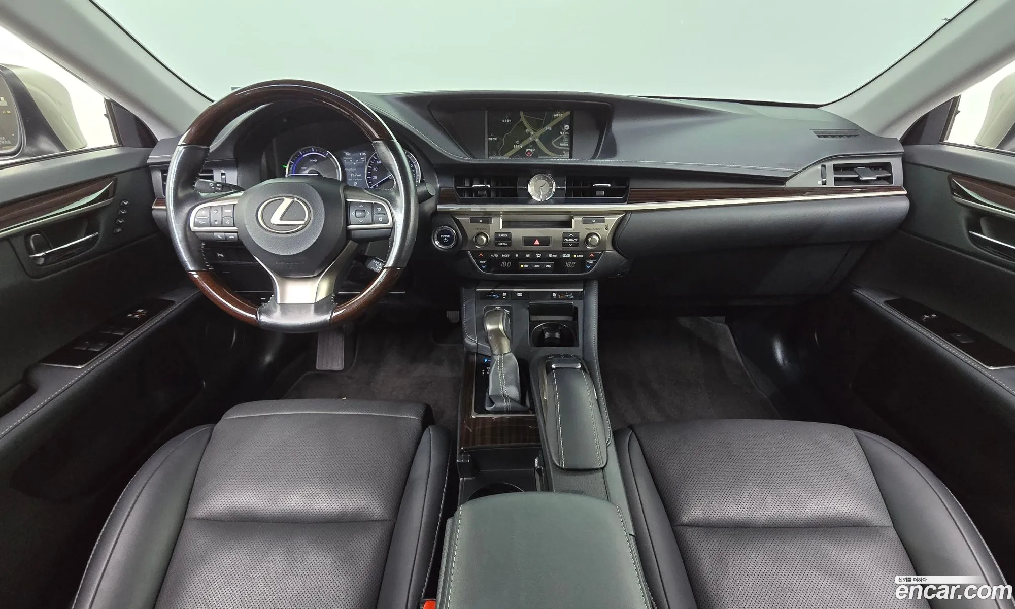 Lexus ES300h 2018 — 2