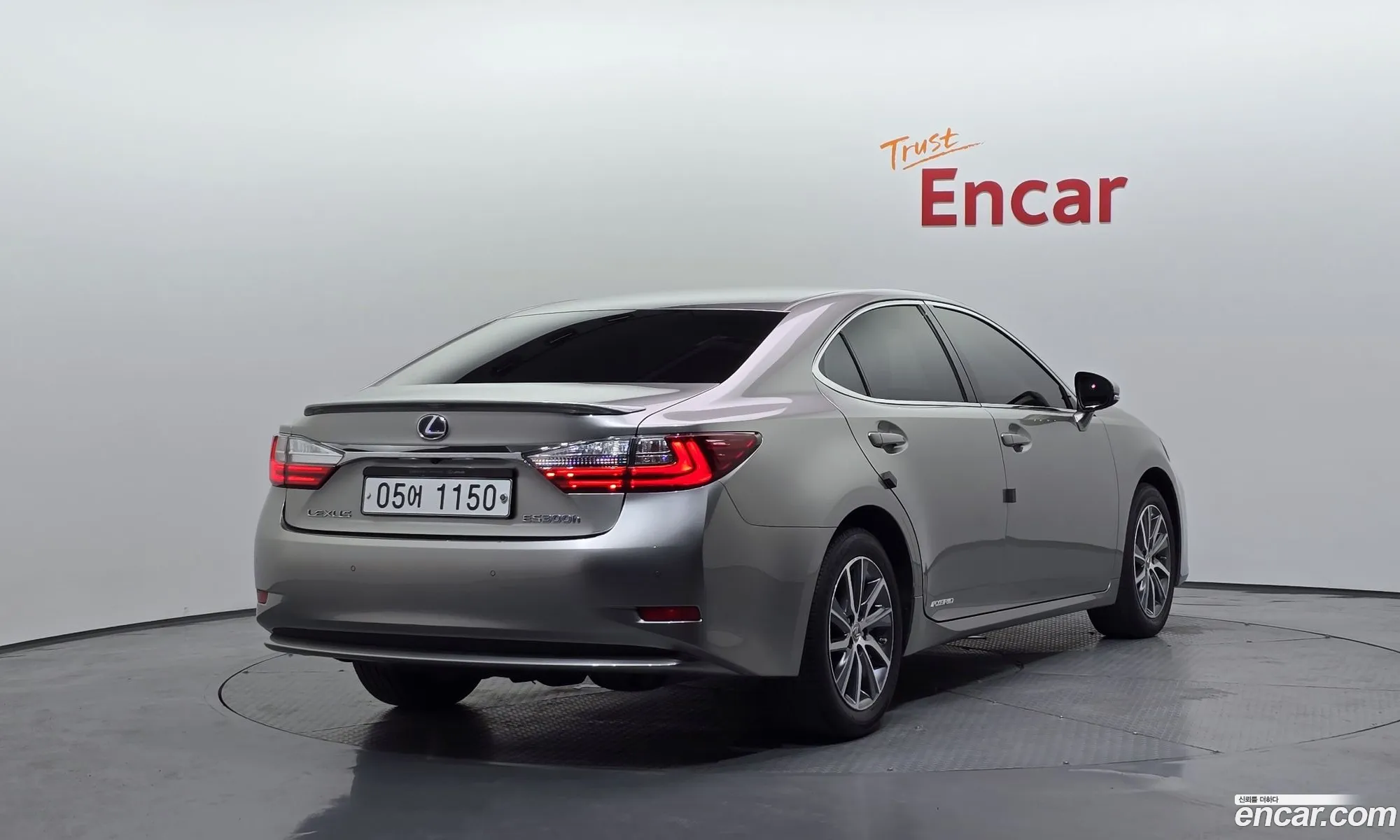 Lexus ES300h 2018 — 5