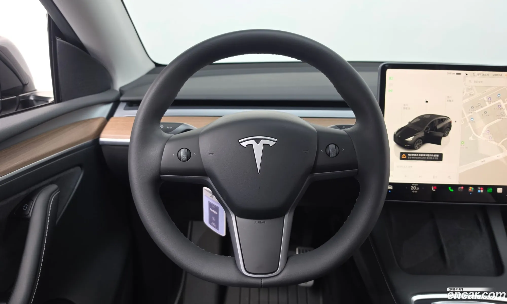Tesla Model Y 2024 — 21