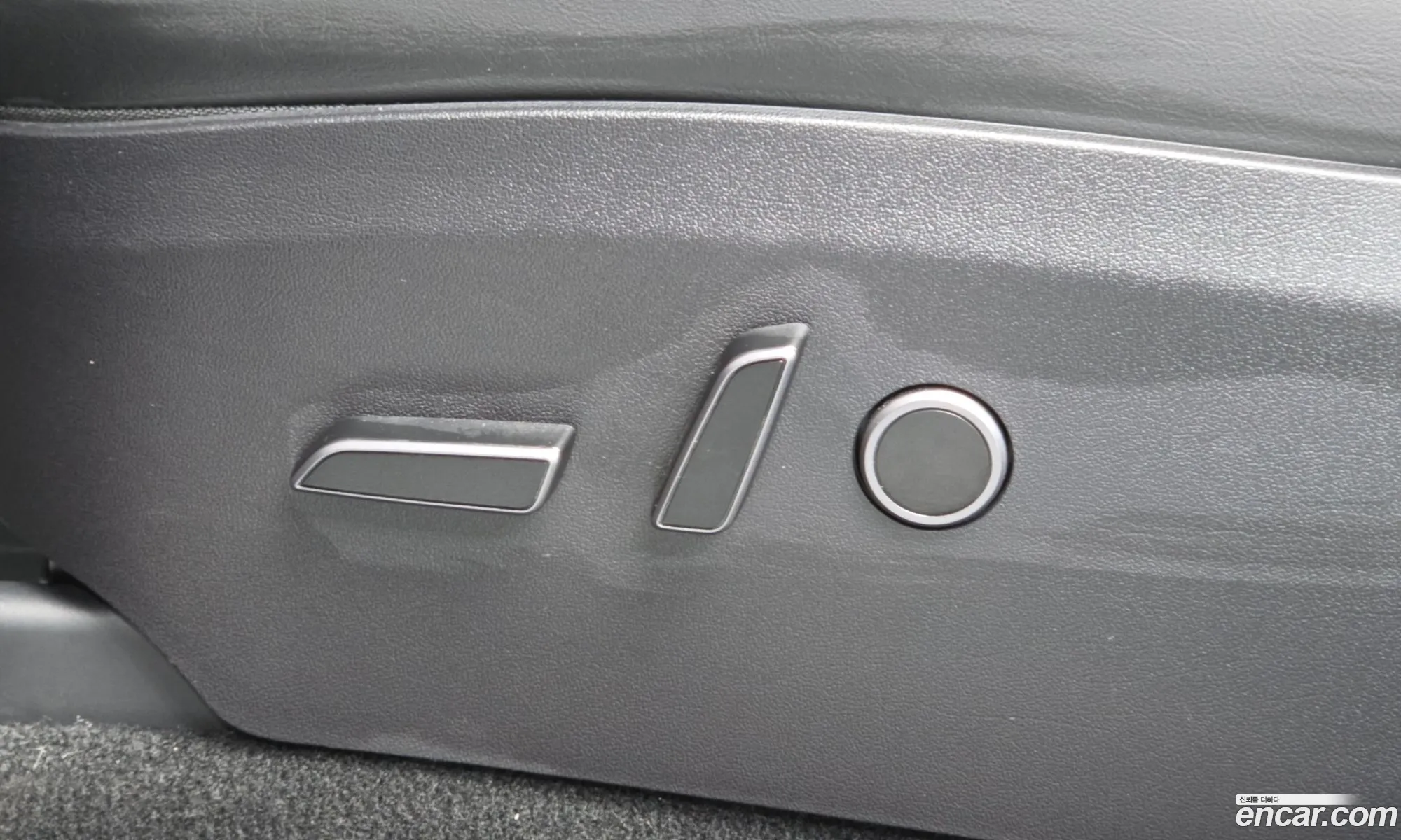 Tesla Model Y 2024 — 28