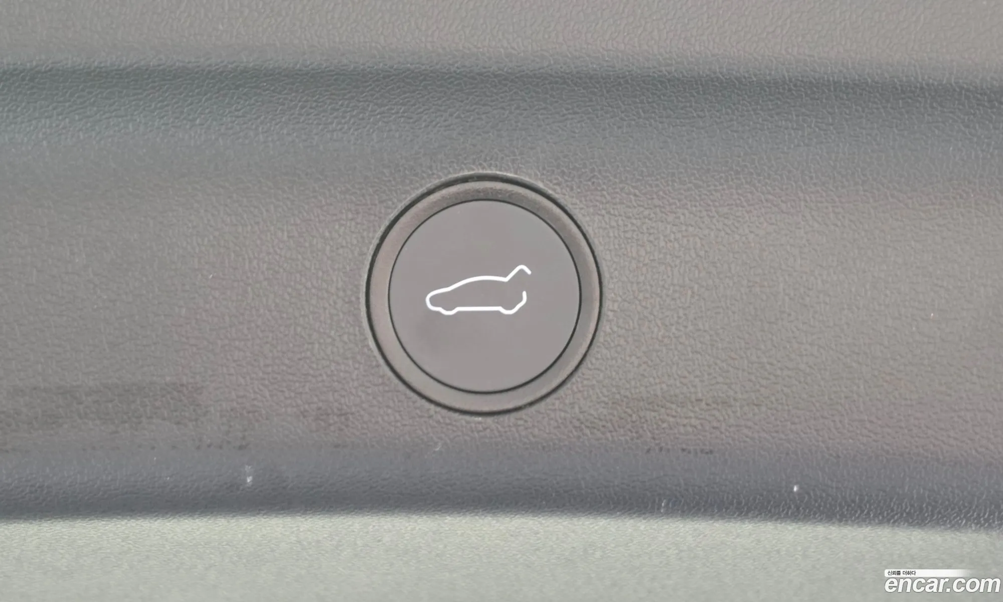 Tesla Model Y 2024 — 9