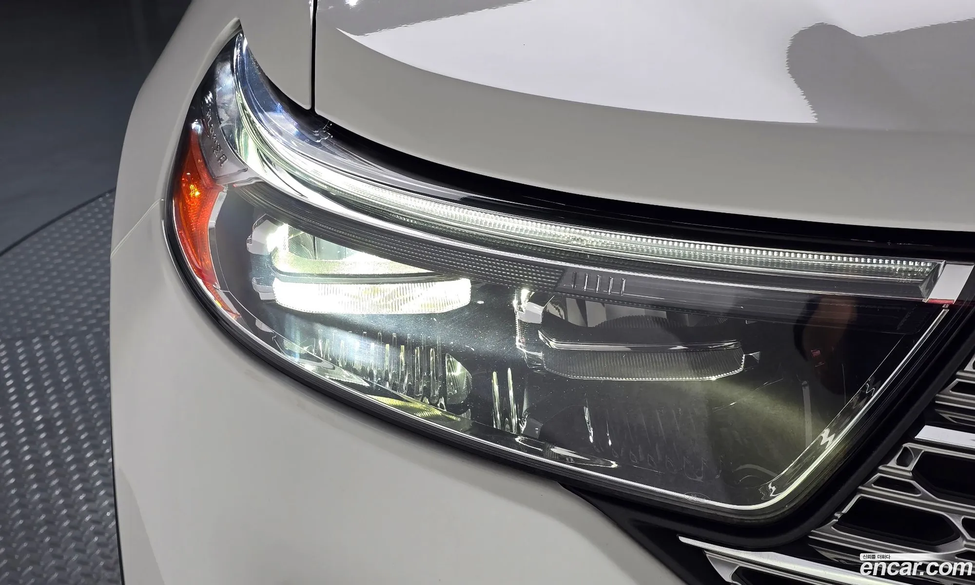 Ford Explorer 6th Gen 2020 — 25