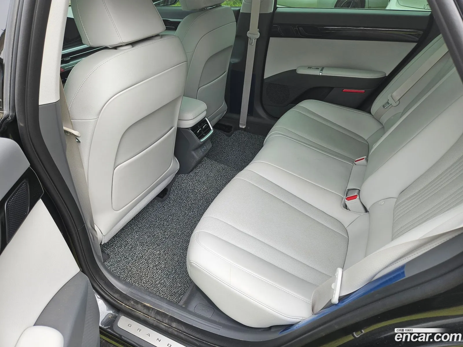 Hyundai Grandeur Hybrid 2025 — 4